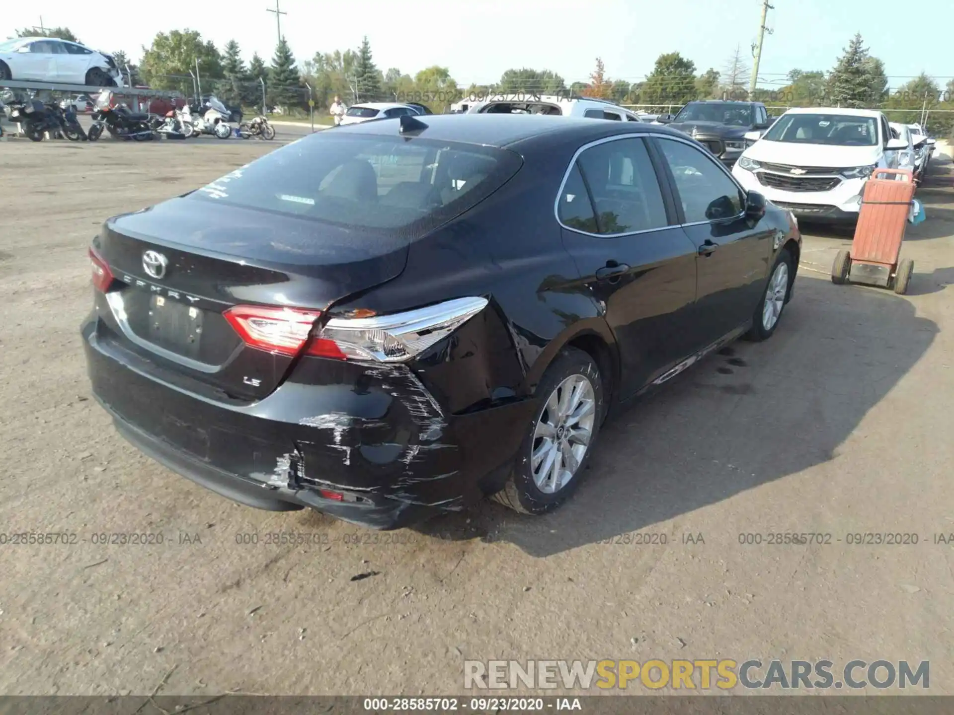 4 Photograph of a damaged car 4T1B11HK8KU257092 TOYOTA CAMRY 2019