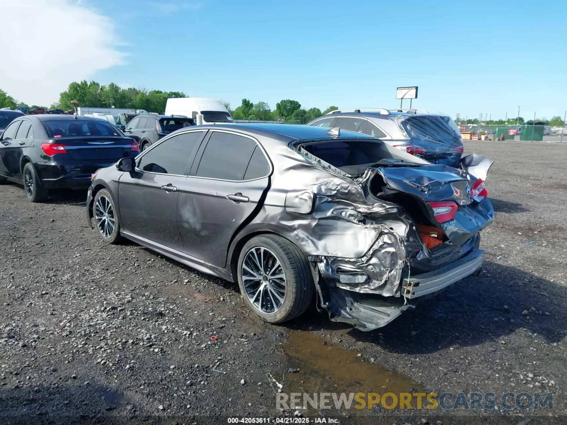 3 Photograph of a damaged car 4T1B11HK8KU258078 TOYOTA CAMRY 2019