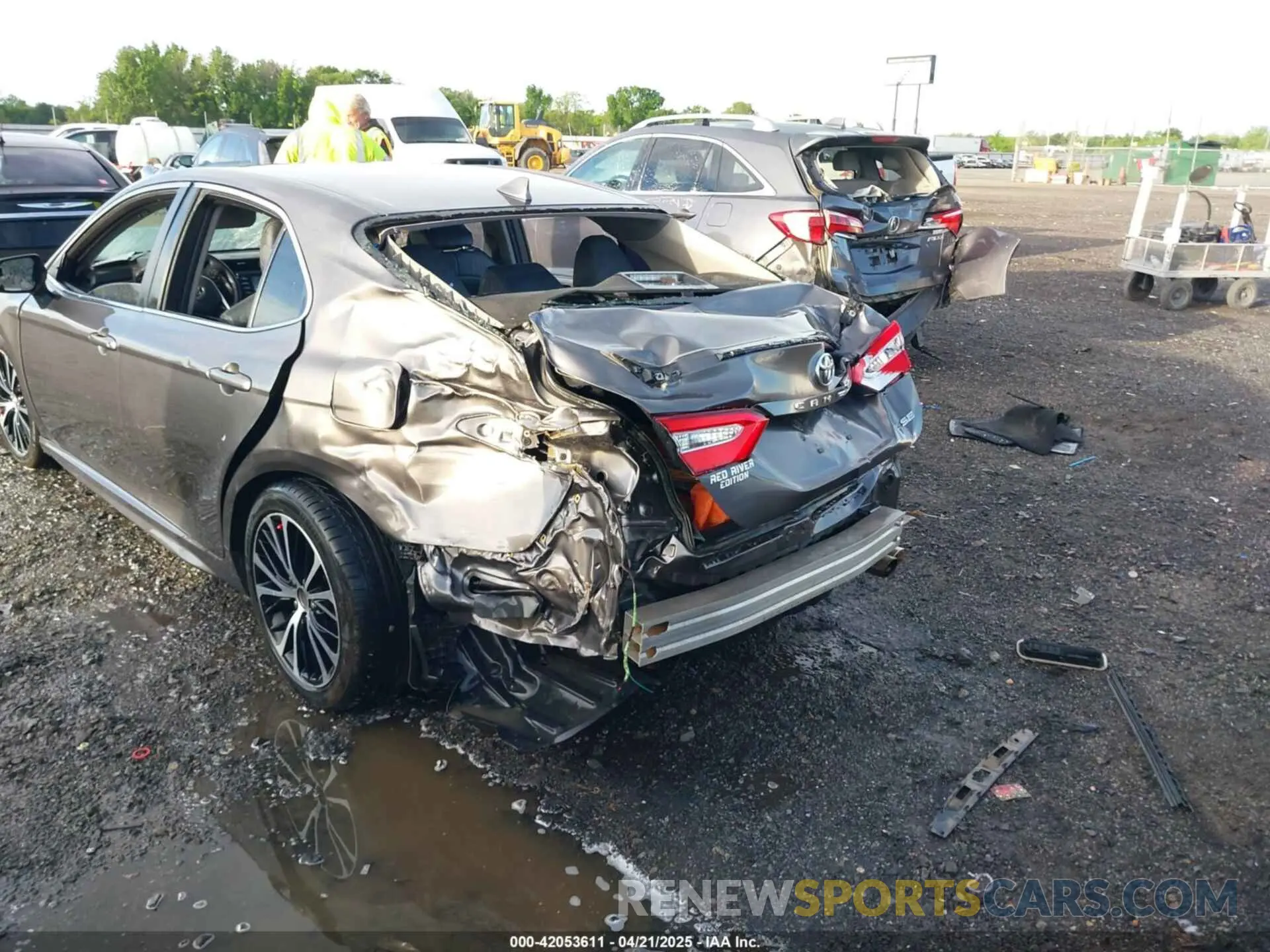 6 Photograph of a damaged car 4T1B11HK8KU258078 TOYOTA CAMRY 2019