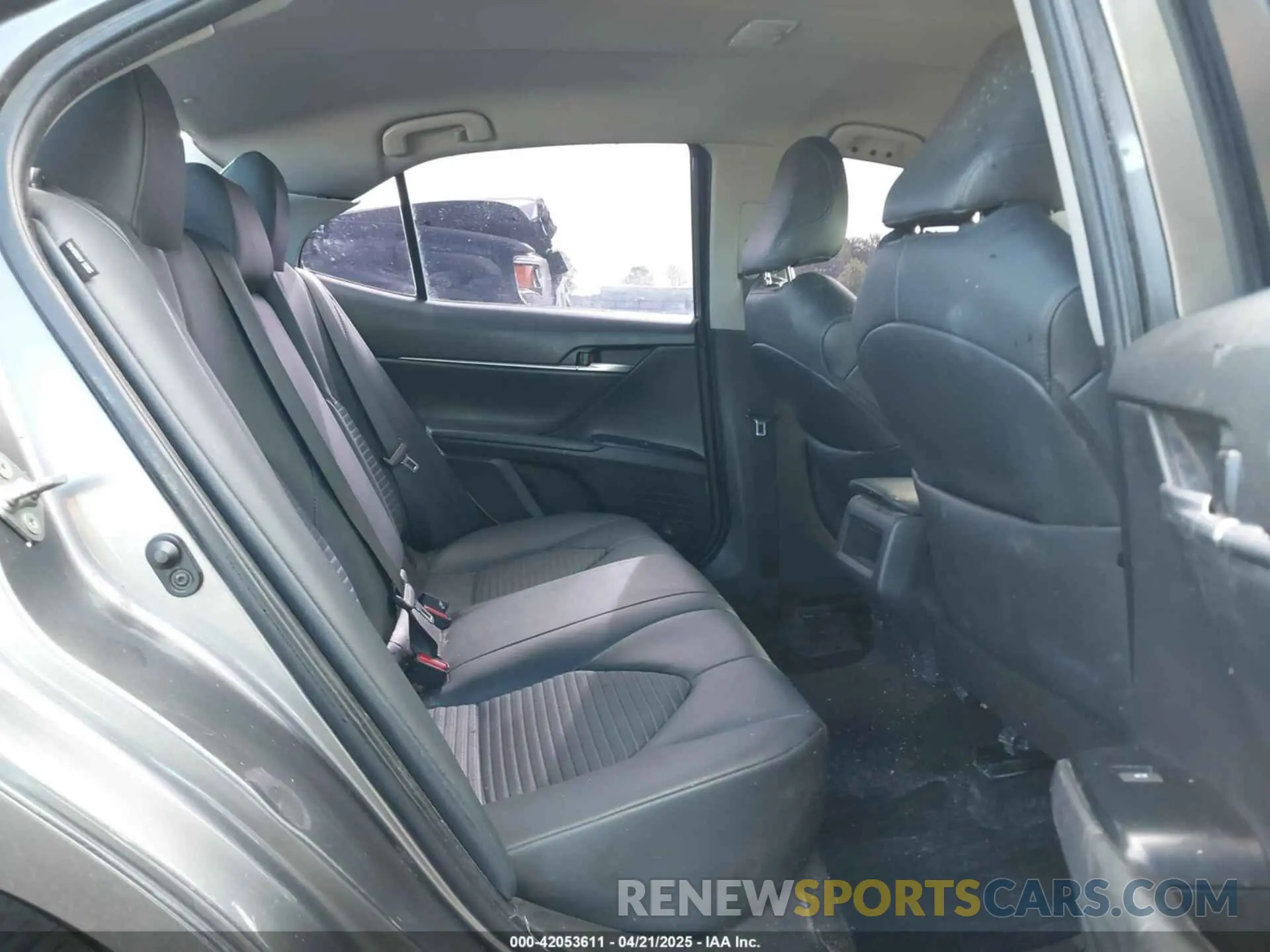 8 Photograph of a damaged car 4T1B11HK8KU258078 TOYOTA CAMRY 2019