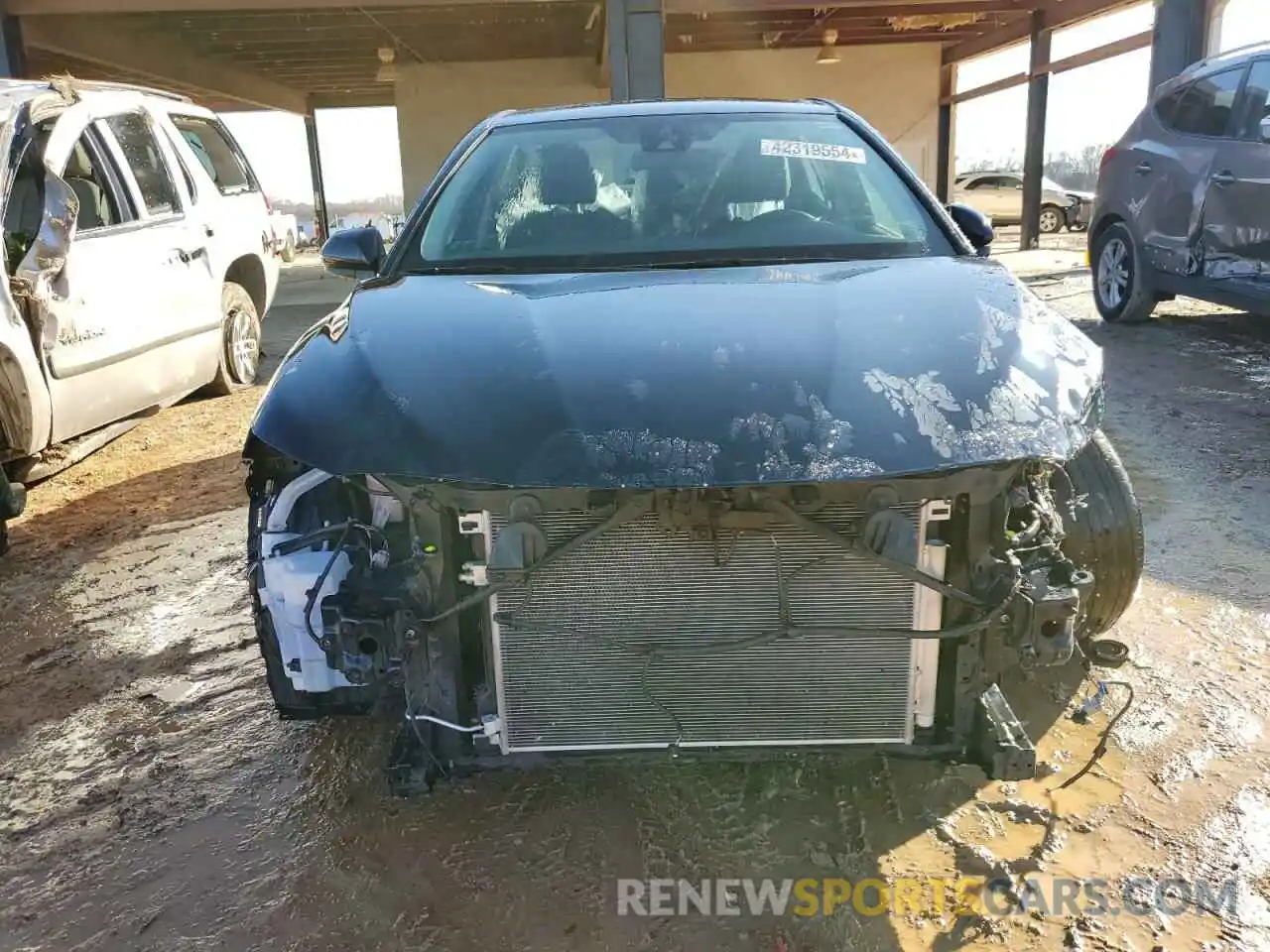 5 Photograph of a damaged car 4T1B11HK8KU258341 TOYOTA CAMRY 2019