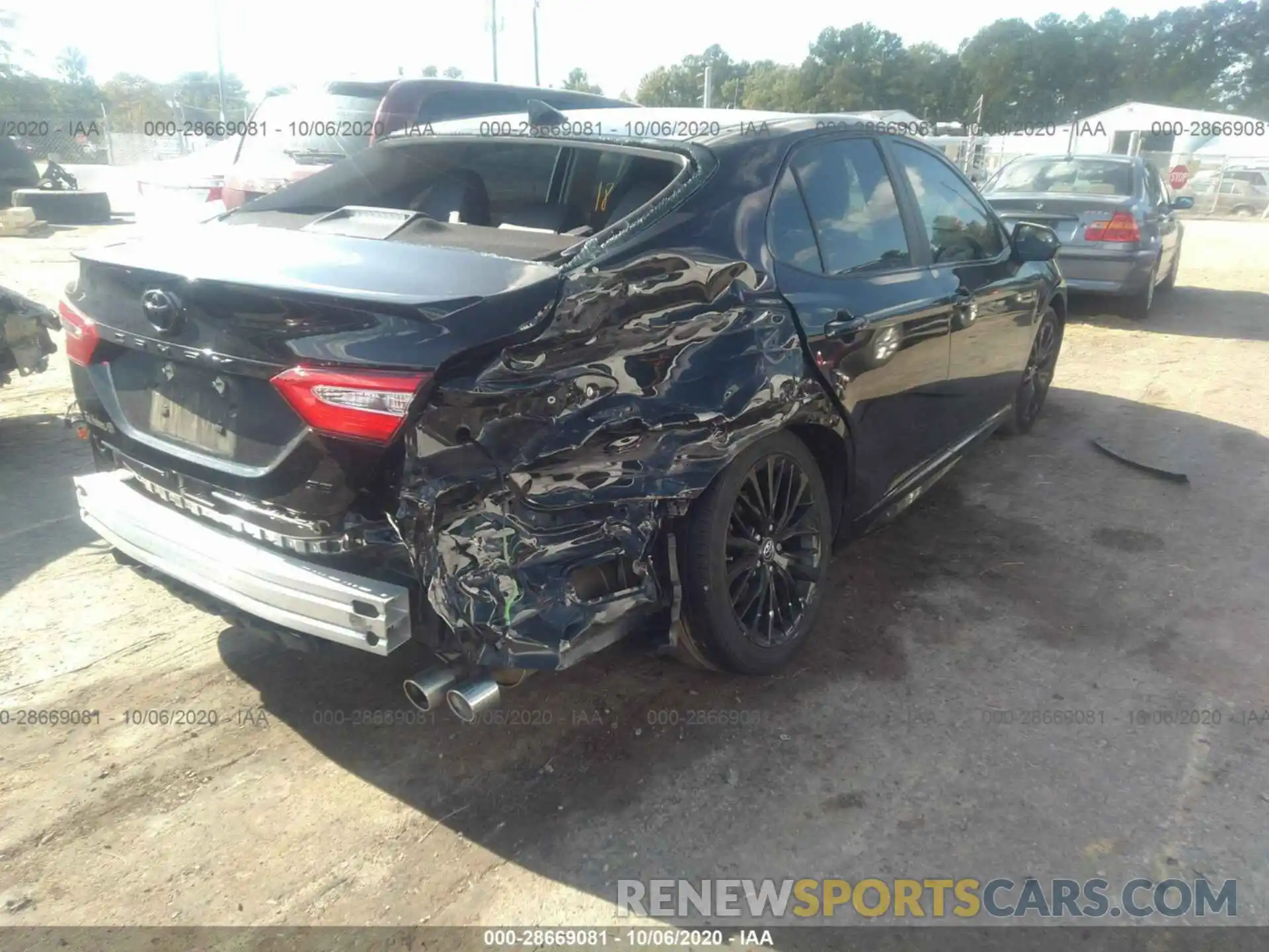 4 Photograph of a damaged car 4T1B11HK8KU260137 TOYOTA CAMRY 2019