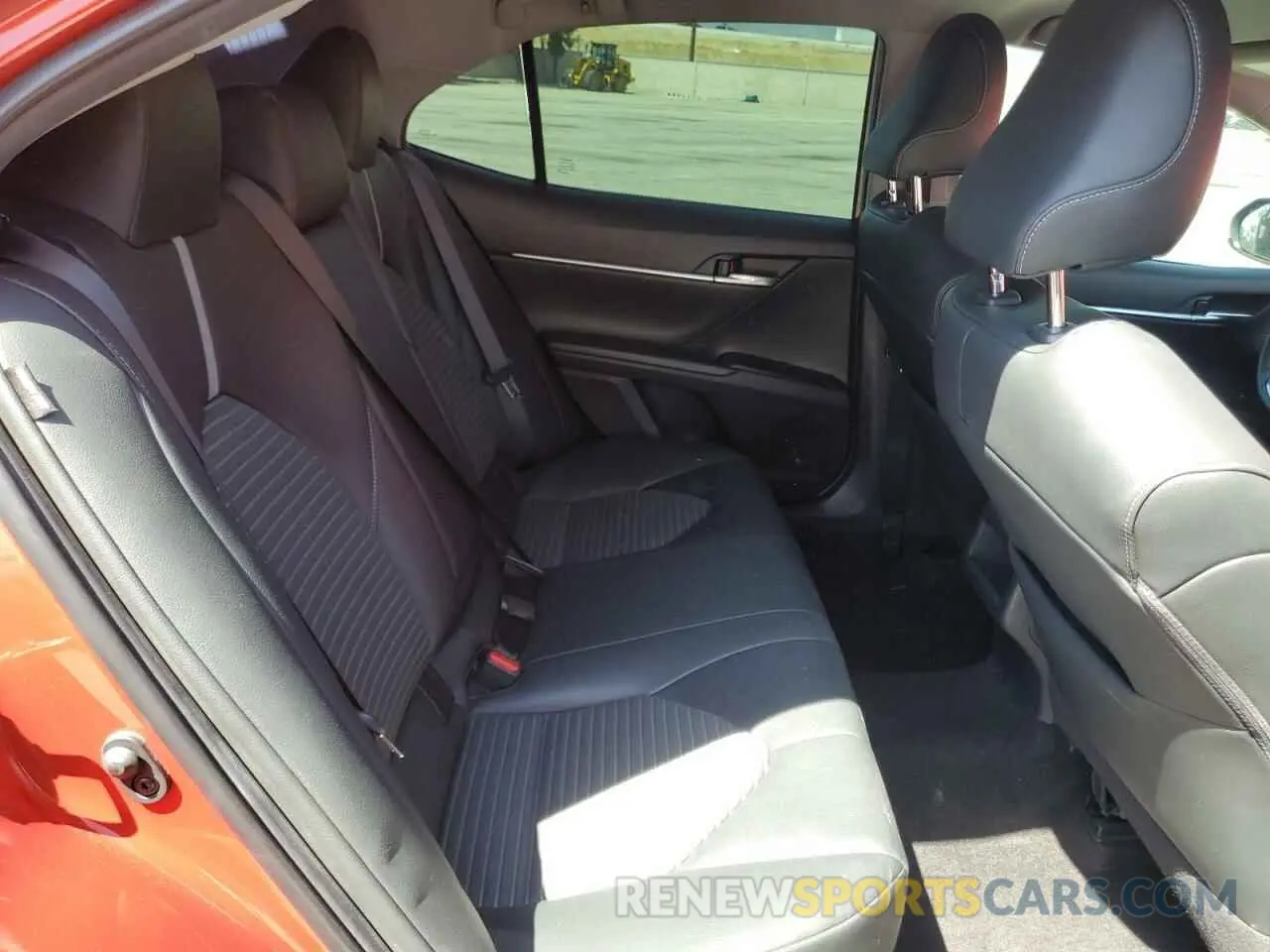 11 Photograph of a damaged car 4T1B11HK8KU264351 TOYOTA CAMRY 2019
