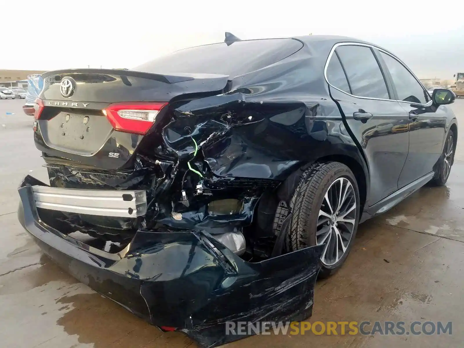 4 Photograph of a damaged car 4T1B11HK8KU267881 TOYOTA CAMRY 2019