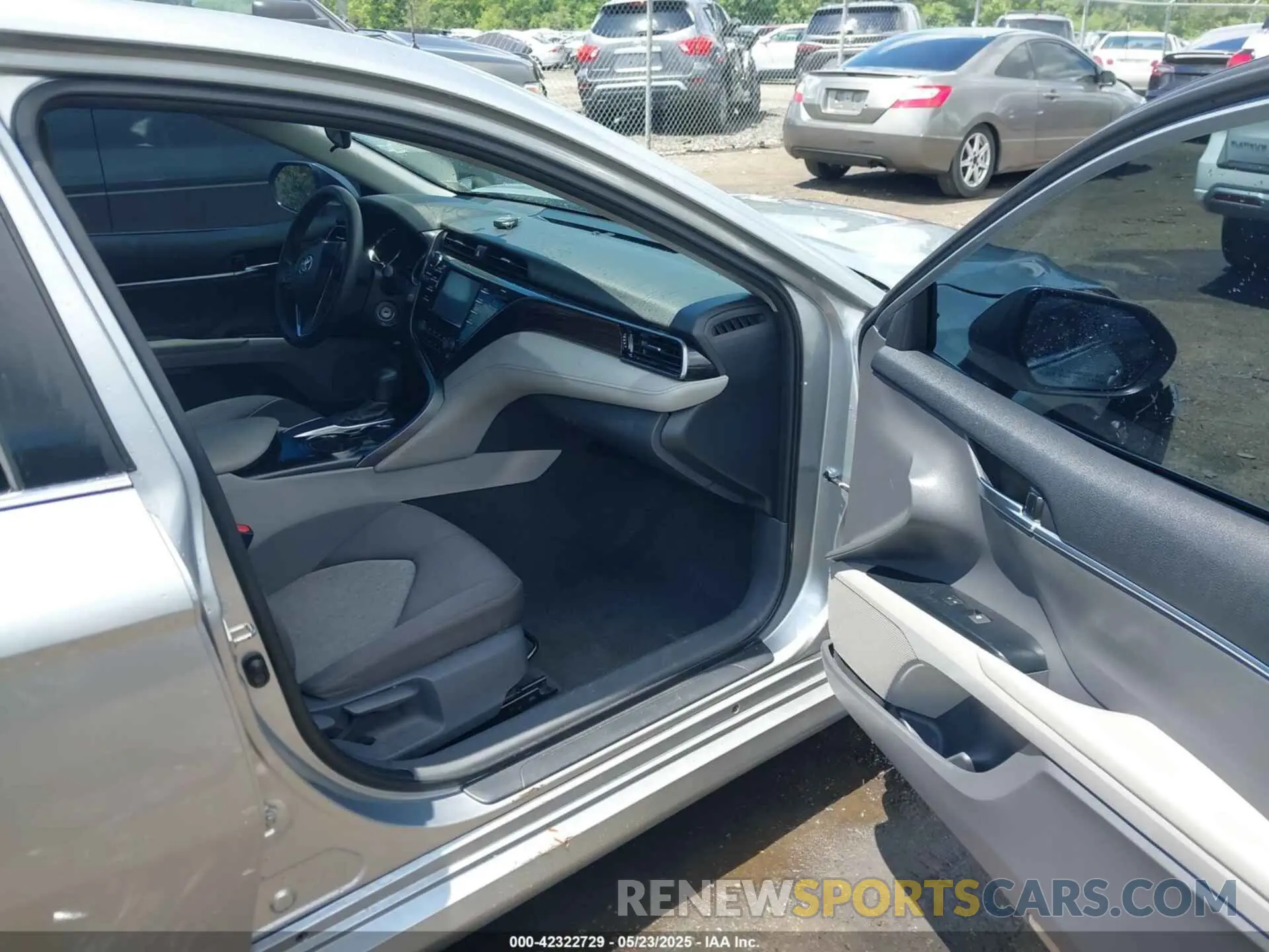 5 Photograph of a damaged car 4T1B11HK8KU269257 TOYOTA CAMRY 2019