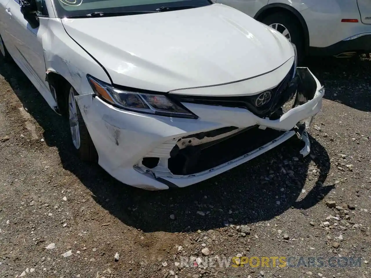 9 Photograph of a damaged car 4T1B11HK8KU270795 TOYOTA CAMRY 2019