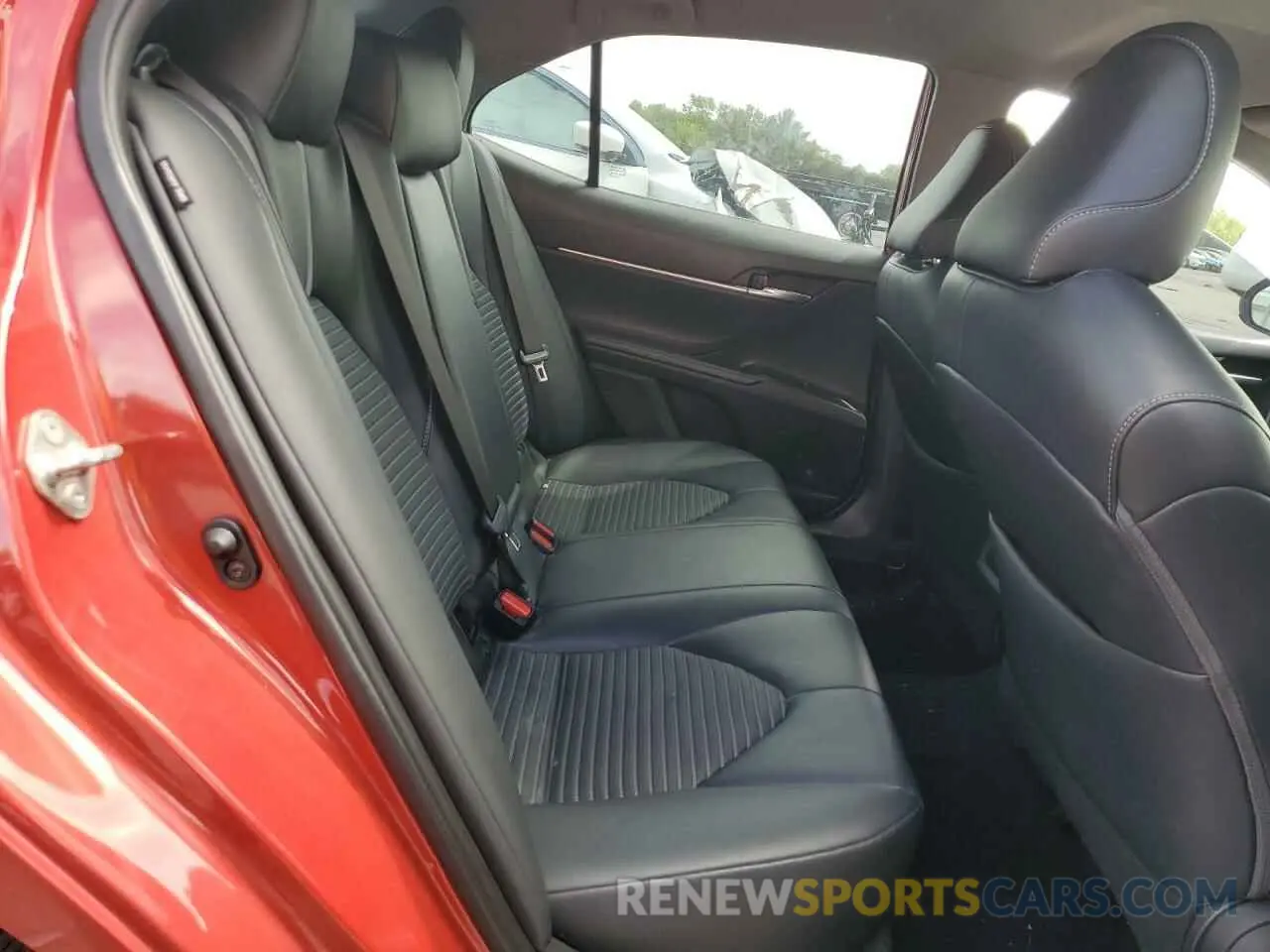 10 Photograph of a damaged car 4T1B11HK8KU273017 TOYOTA CAMRY 2019