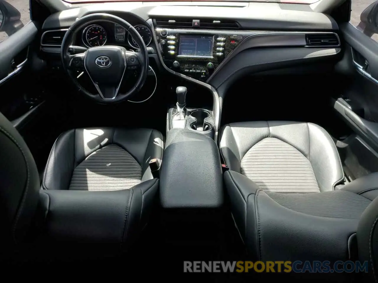 8 Photograph of a damaged car 4T1B11HK8KU273017 TOYOTA CAMRY 2019