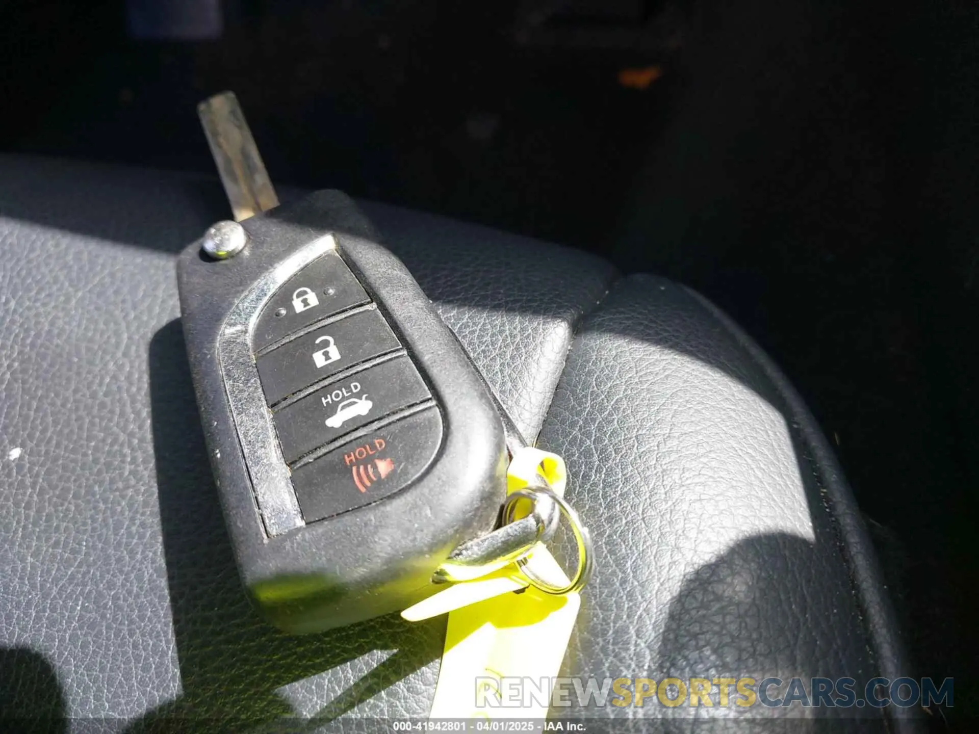 11 Photograph of a damaged car 4T1B11HK8KU277276 TOYOTA CAMRY 2019