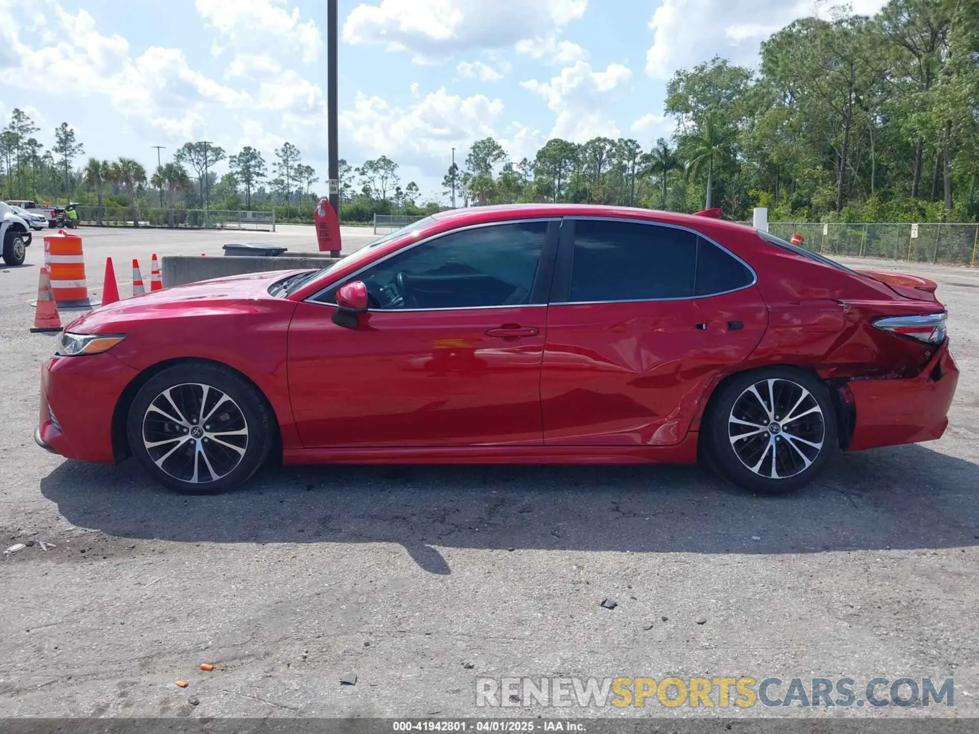 15 Photograph of a damaged car 4T1B11HK8KU277276 TOYOTA CAMRY 2019