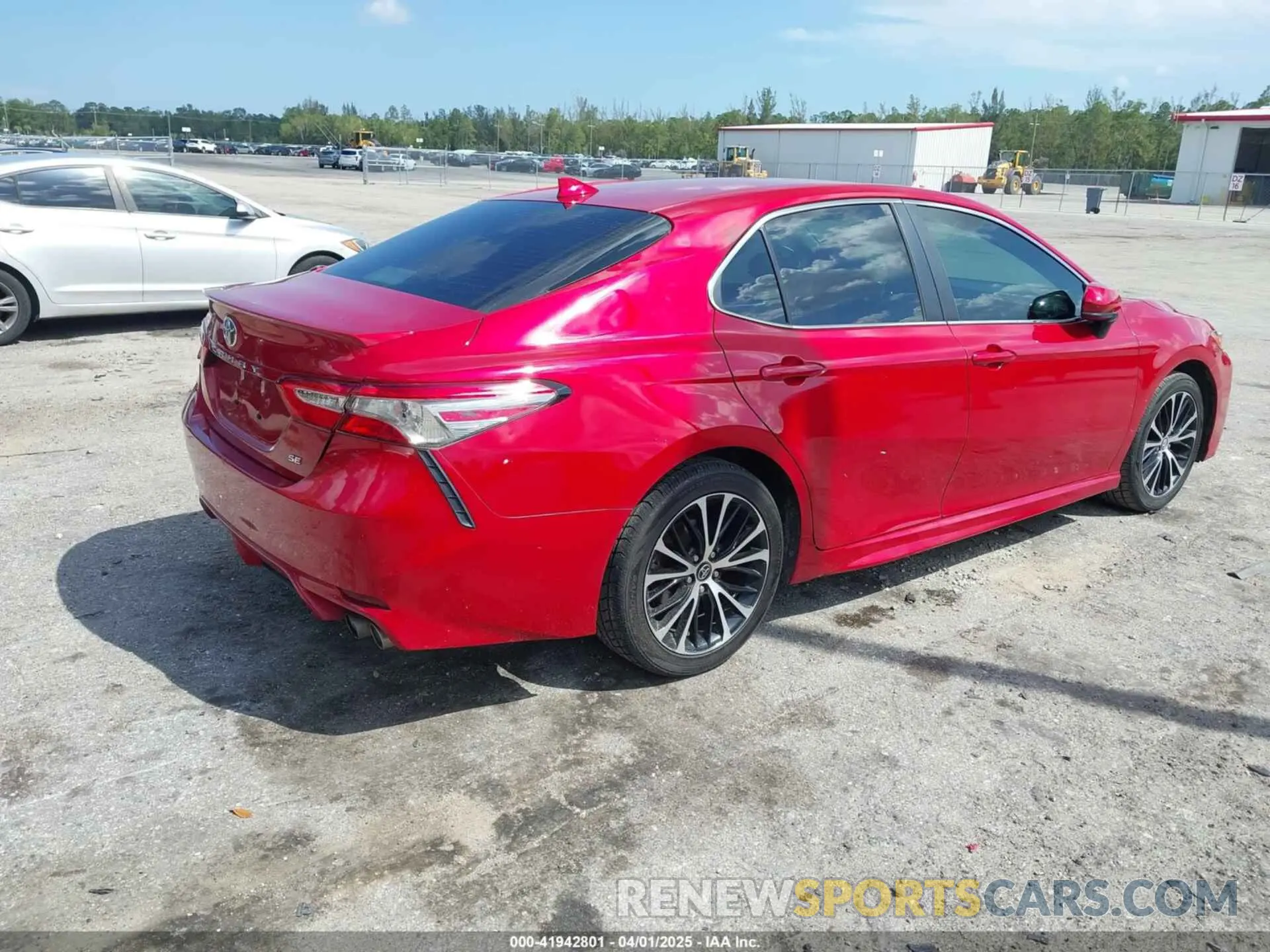 4 Photograph of a damaged car 4T1B11HK8KU277276 TOYOTA CAMRY 2019