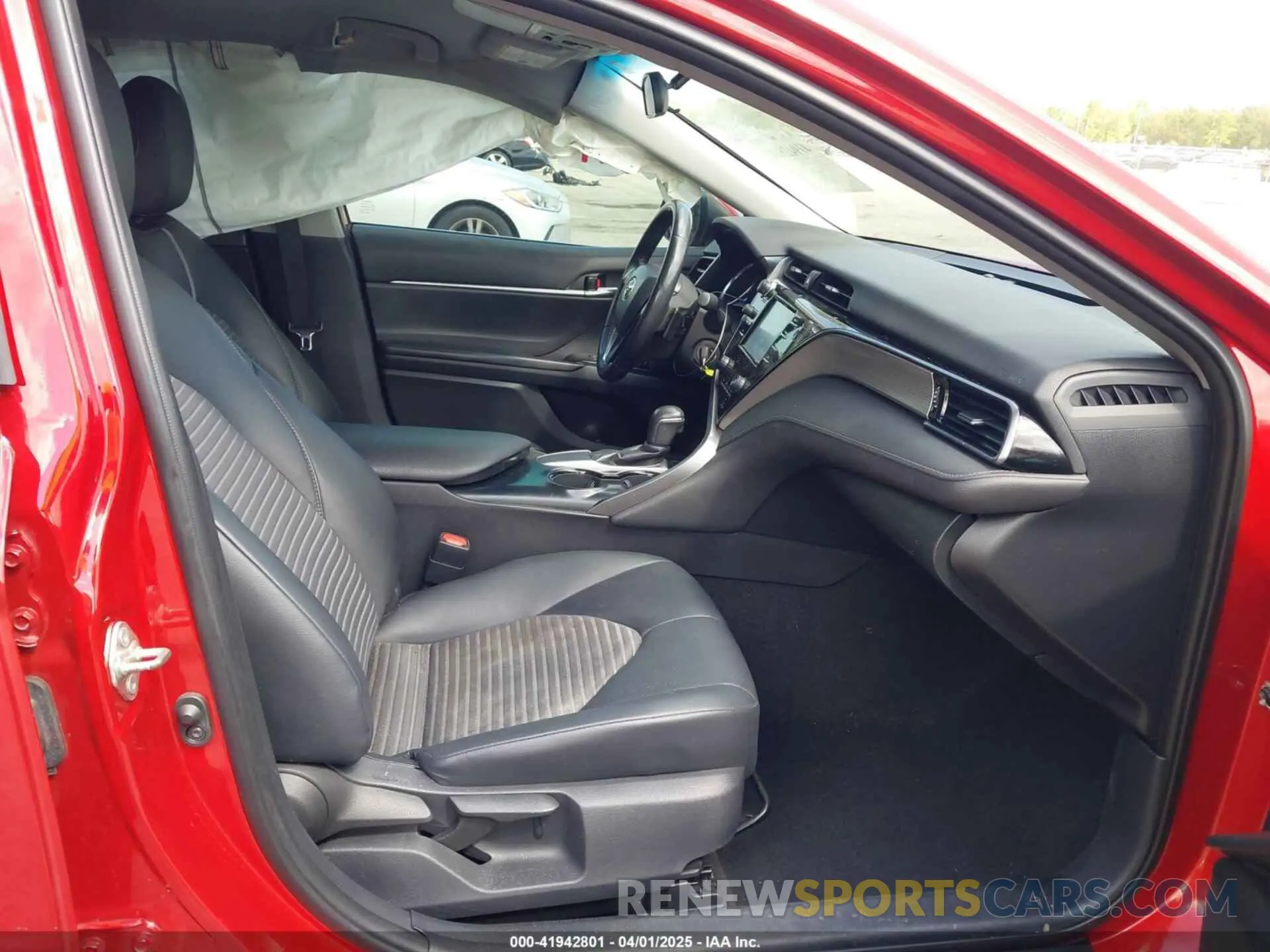 5 Photograph of a damaged car 4T1B11HK8KU277276 TOYOTA CAMRY 2019
