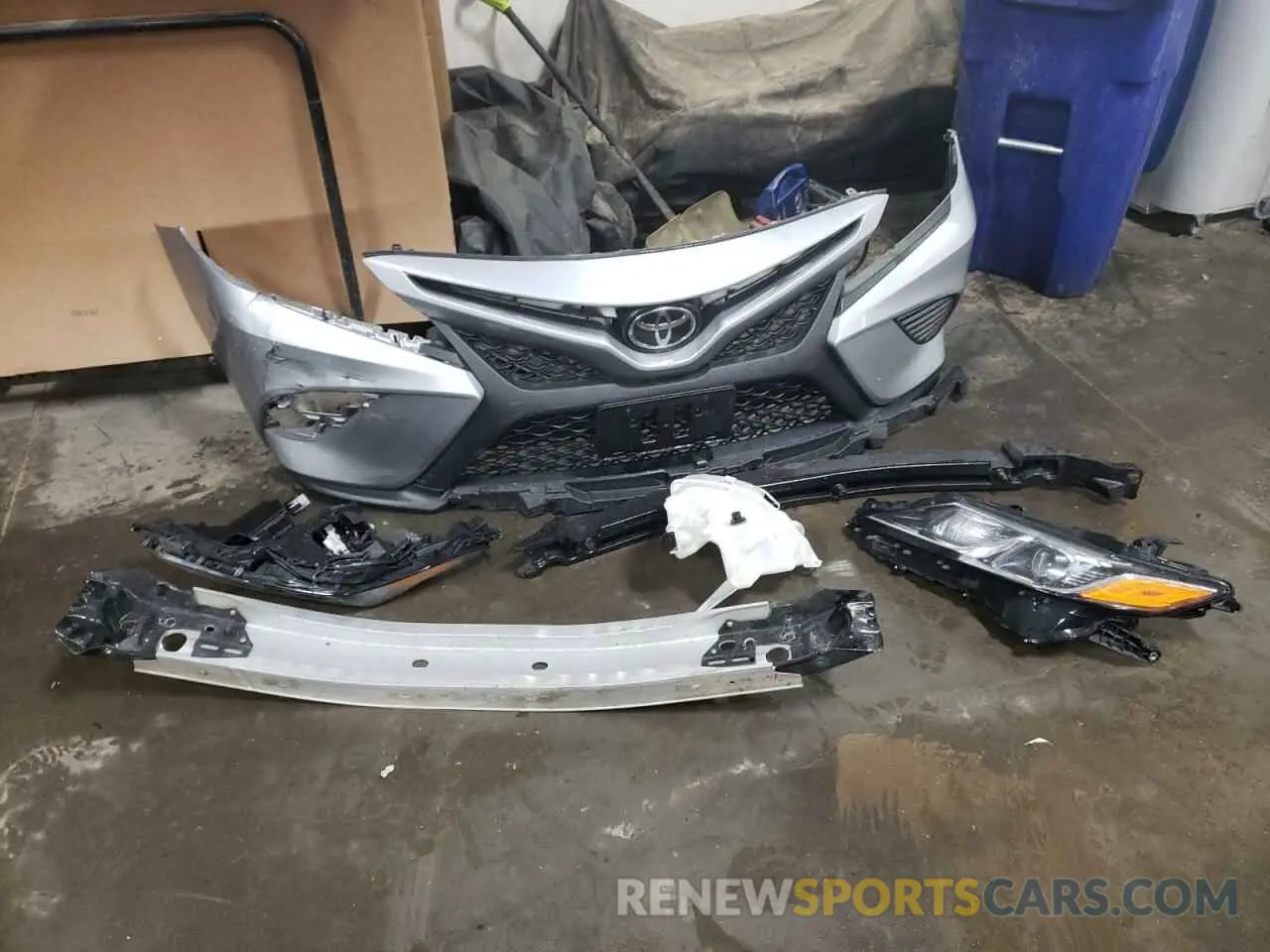 12 Photograph of a damaged car 4T1B11HK8KU290867 TOYOTA CAMRY 2019