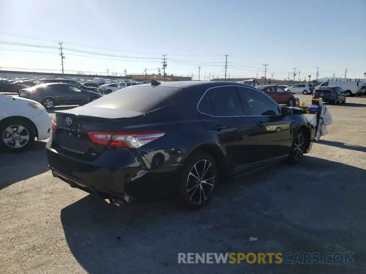 4 Photograph of a damaged car 4T1B11HK8KU291050 TOYOTA CAMRY 2019