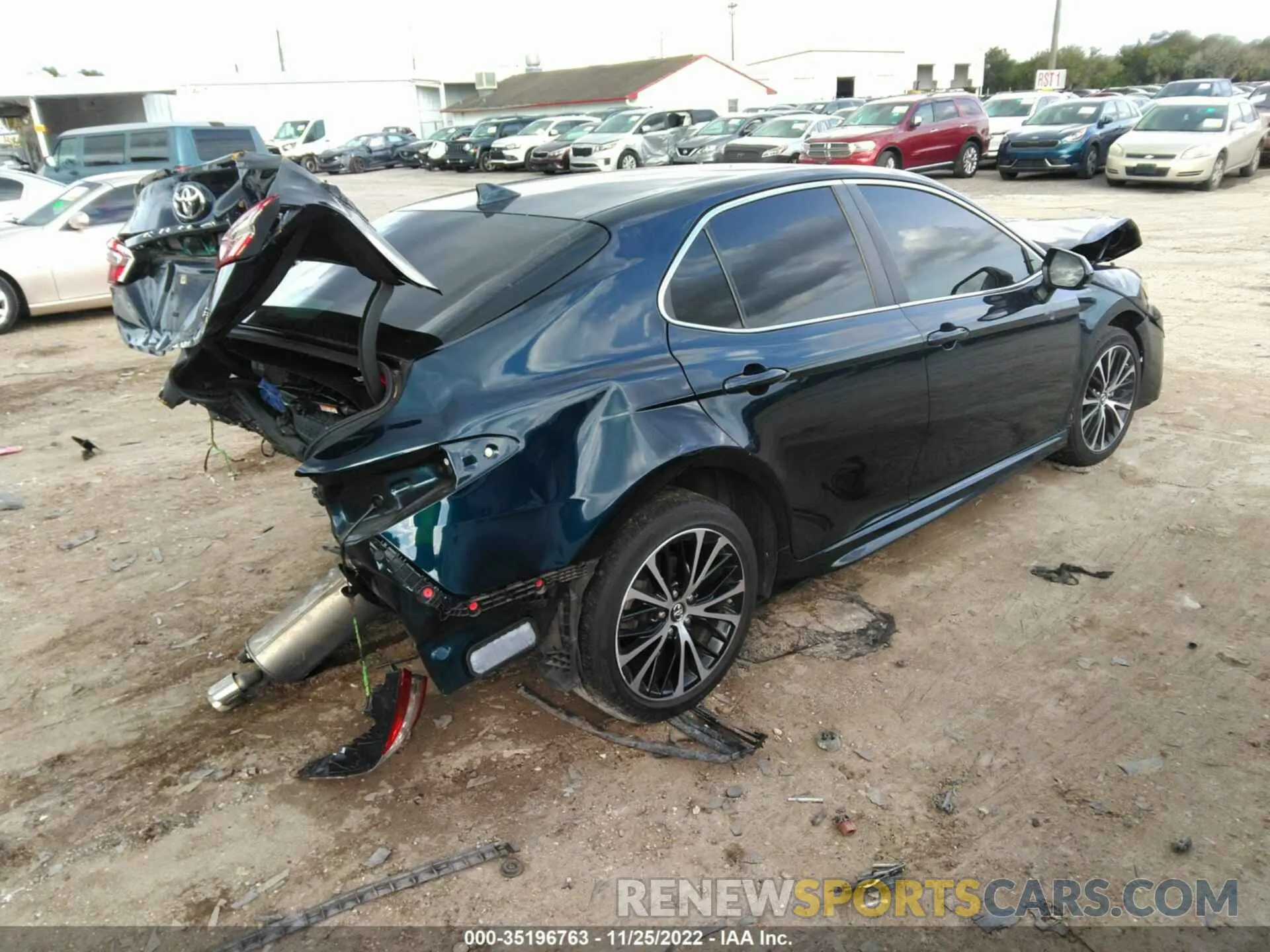 4 Photograph of a damaged car 4T1B11HK8KU296782 TOYOTA CAMRY 2019