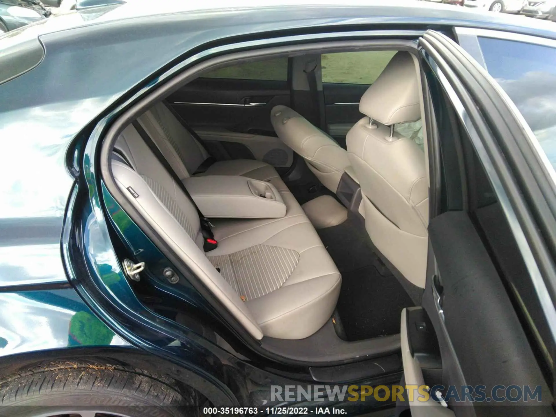 8 Photograph of a damaged car 4T1B11HK8KU296782 TOYOTA CAMRY 2019