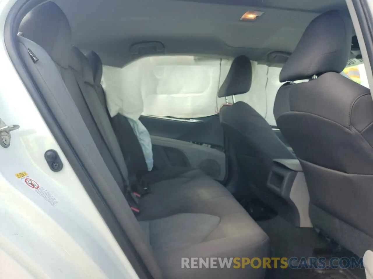 10 Photograph of a damaged car 4T1B11HK8KU679234 TOYOTA CAMRY 2019
