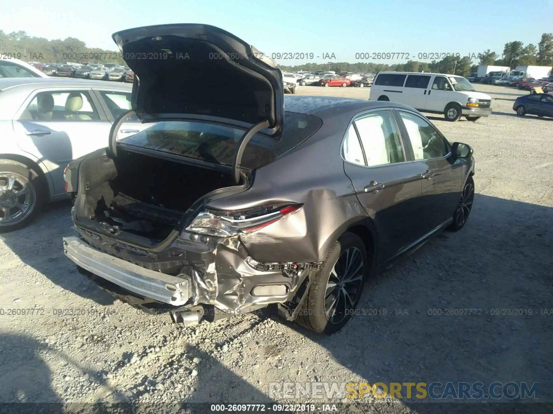 4 Photograph of a damaged car 4T1B11HK8KU681498 TOYOTA CAMRY 2019