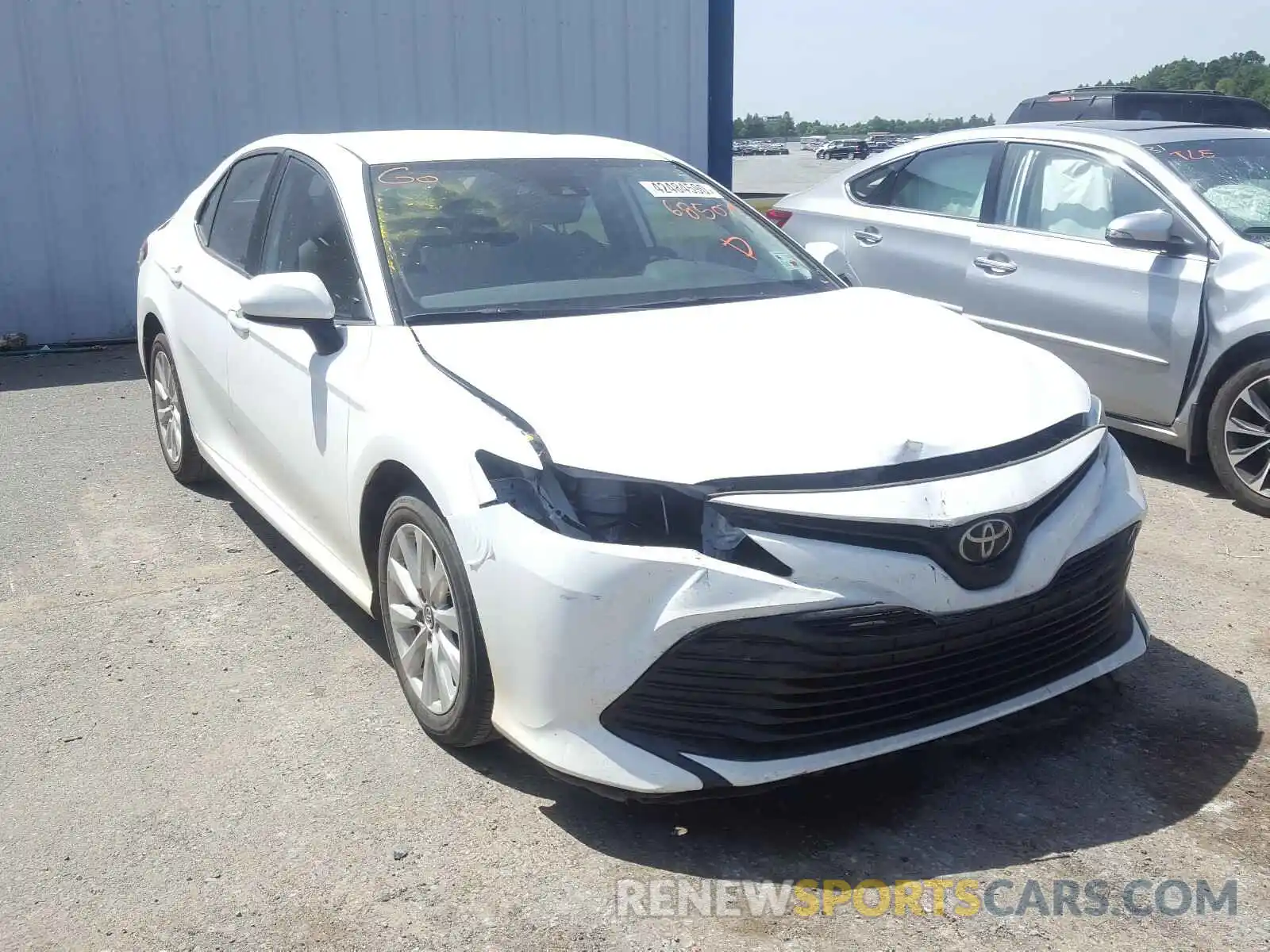 1 Photograph of a damaged car 4T1B11HK8KU685079 TOYOTA CAMRY 2019