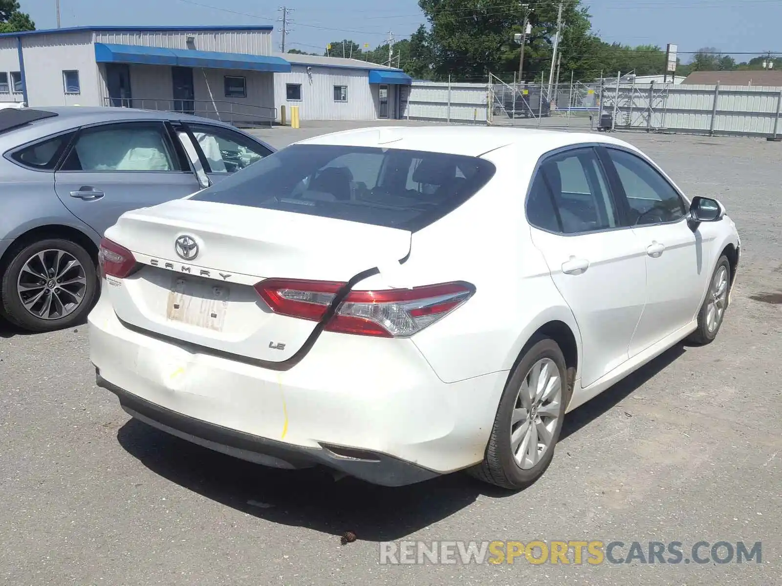 4 Photograph of a damaged car 4T1B11HK8KU685079 TOYOTA CAMRY 2019