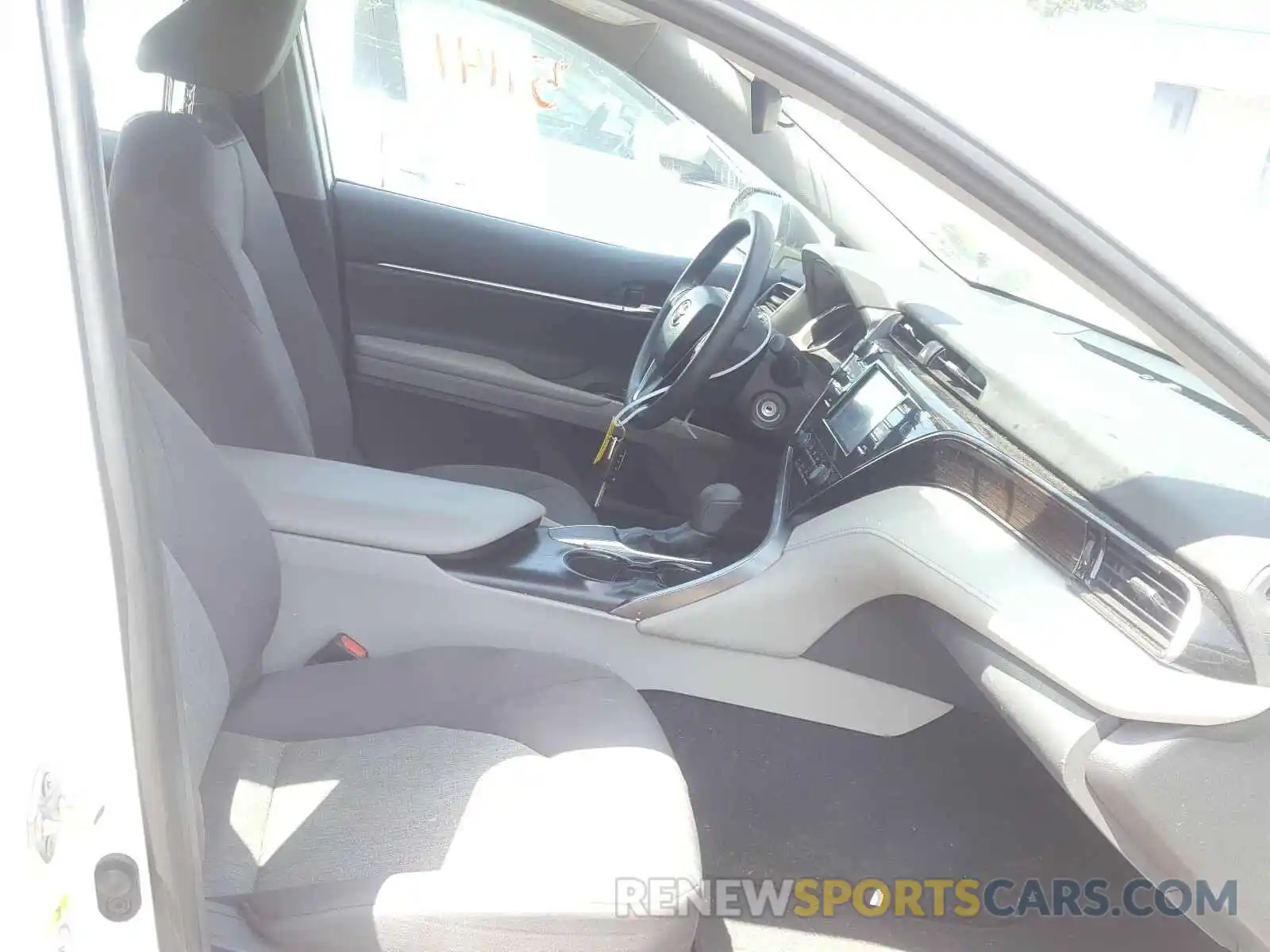 5 Photograph of a damaged car 4T1B11HK8KU685079 TOYOTA CAMRY 2019