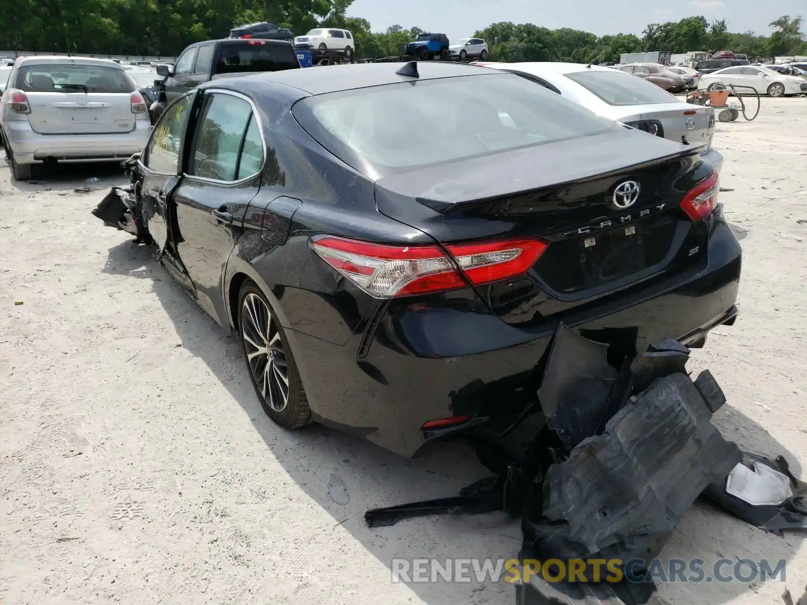 3 Photograph of a damaged car 4T1B11HK8KU685843 TOYOTA CAMRY 2019