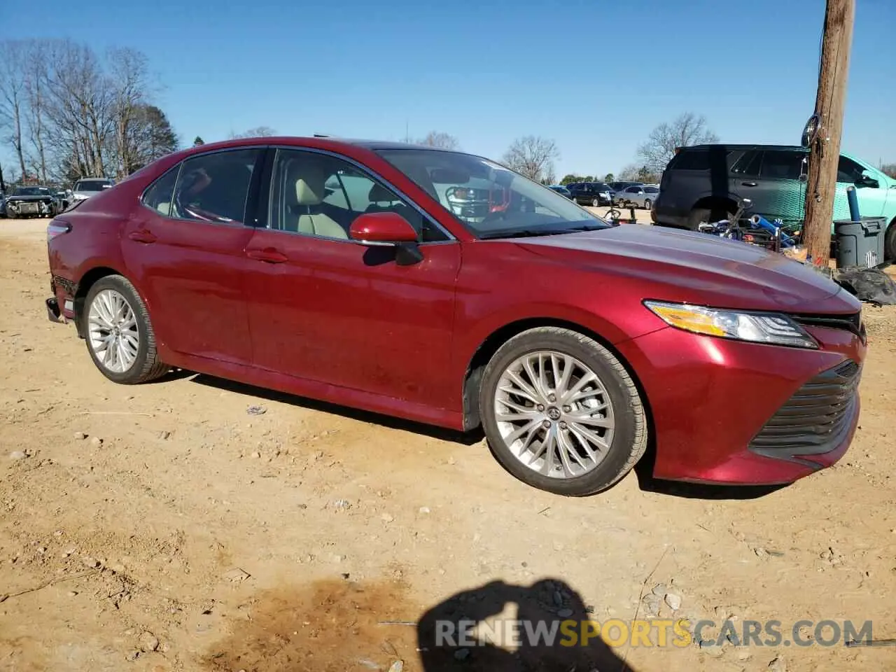 4 Photograph of a damaged car 4T1B11HK8KU686104 TOYOTA CAMRY 2019