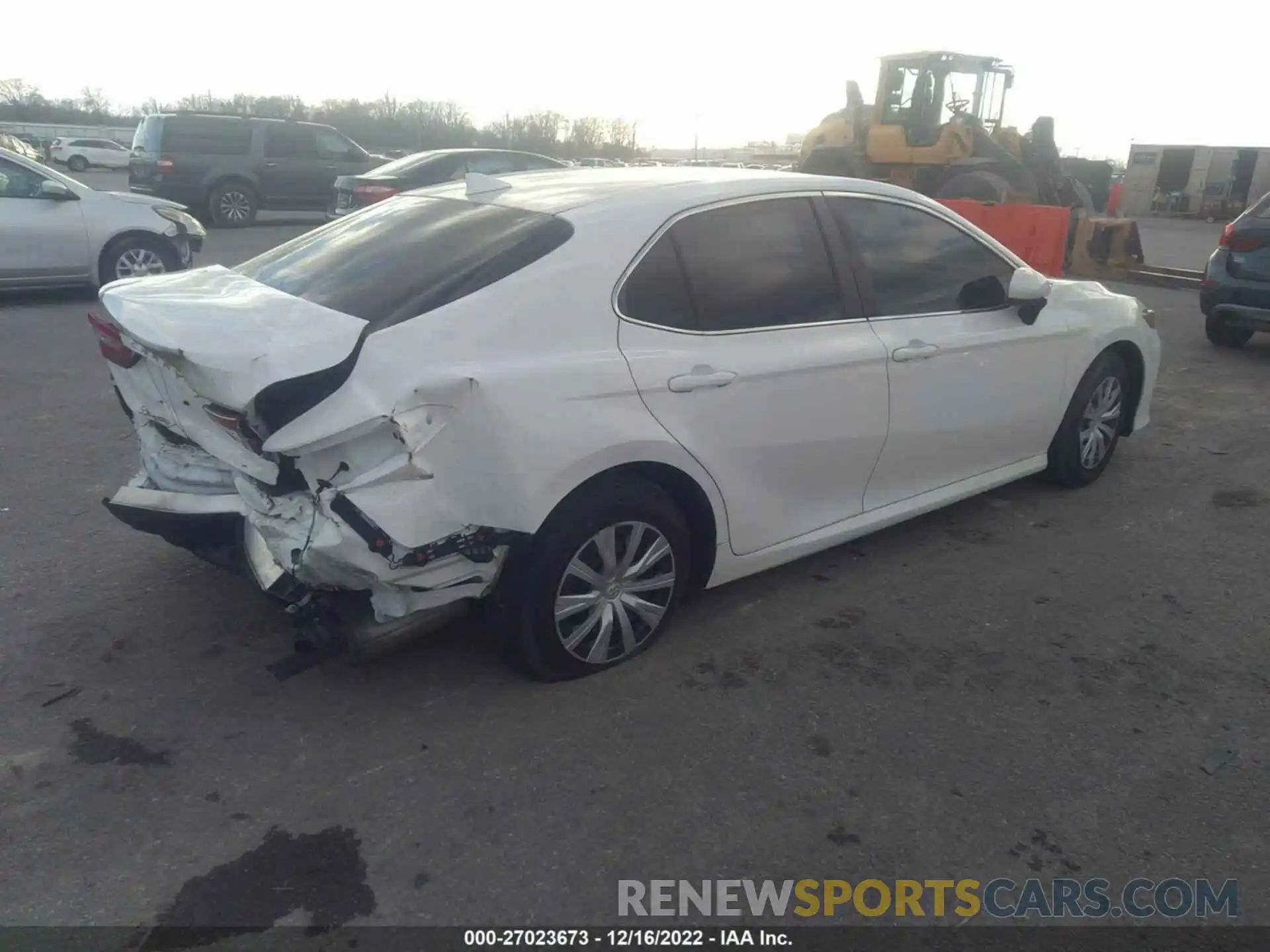 4 Photograph of a damaged car 4T1B11HK8KU688600 TOYOTA CAMRY 2019