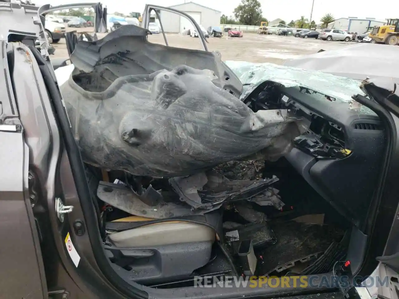 5 Photograph of a damaged car 4T1B11HK8KU692002 TOYOTA CAMRY 2019