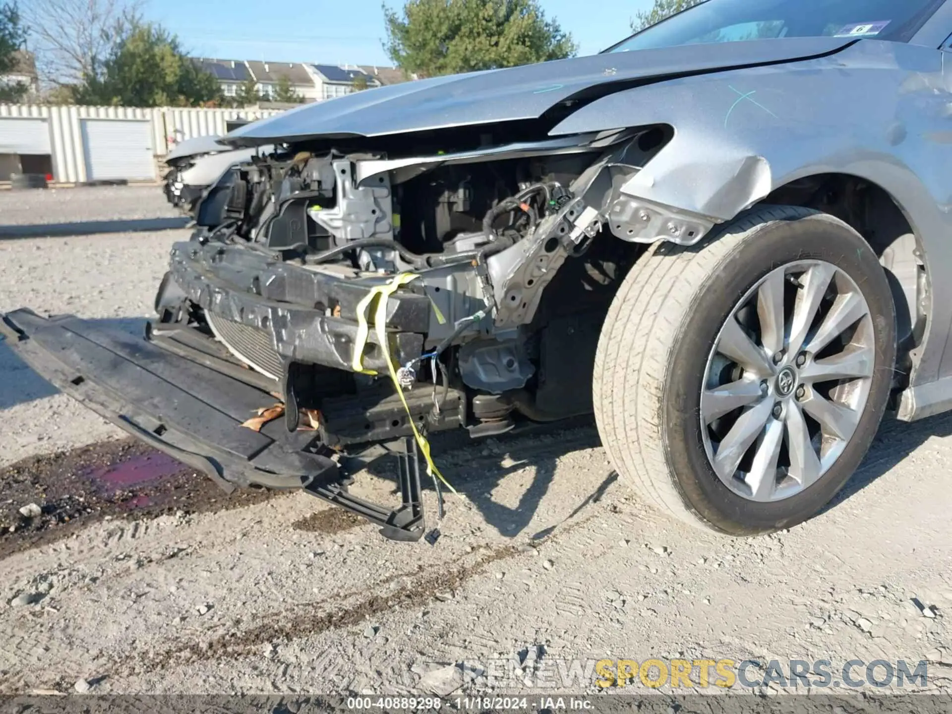 17 Photograph of a damaged car 4T1B11HK8KU693893 TOYOTA CAMRY 2019