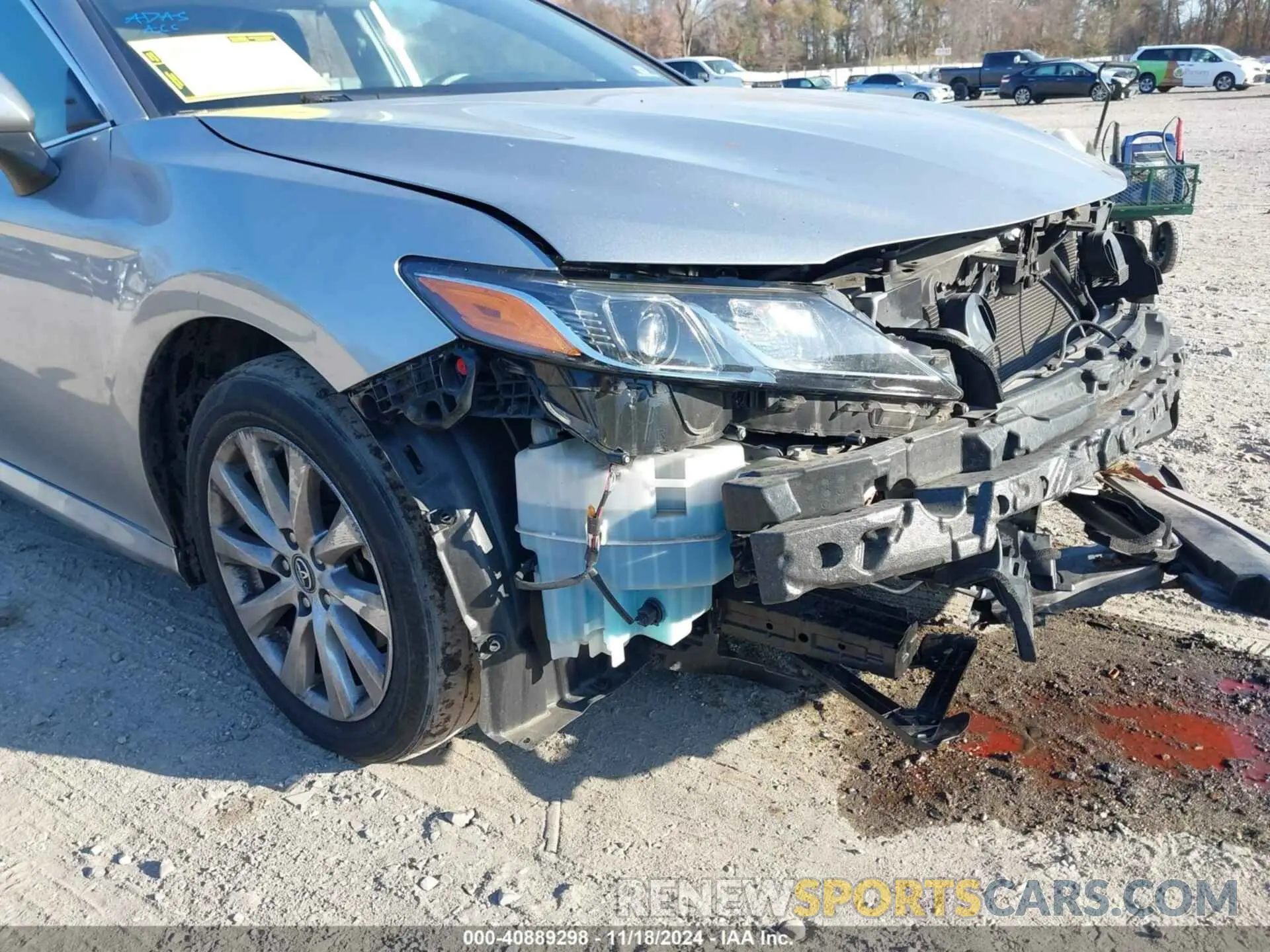 18 Photograph of a damaged car 4T1B11HK8KU693893 TOYOTA CAMRY 2019