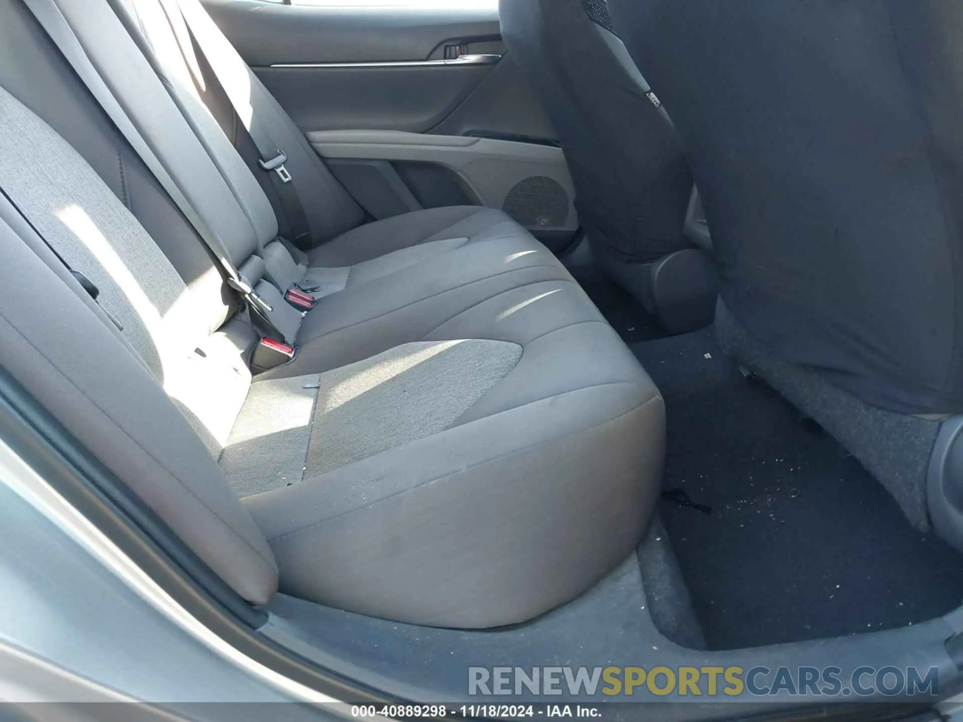 8 Photograph of a damaged car 4T1B11HK8KU693893 TOYOTA CAMRY 2019