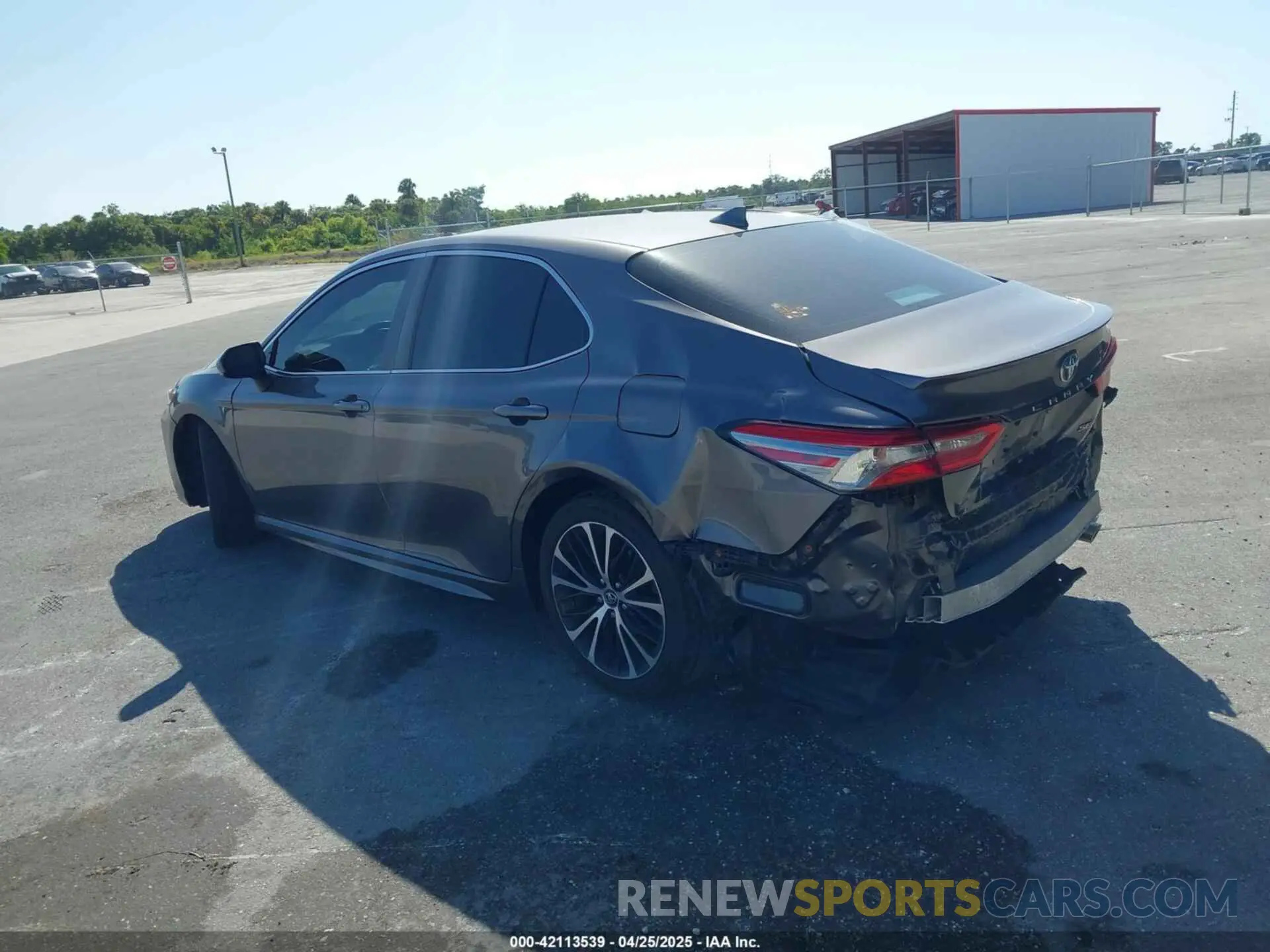 3 Photograph of a damaged car 4T1B11HK8KU695076 TOYOTA CAMRY 2019