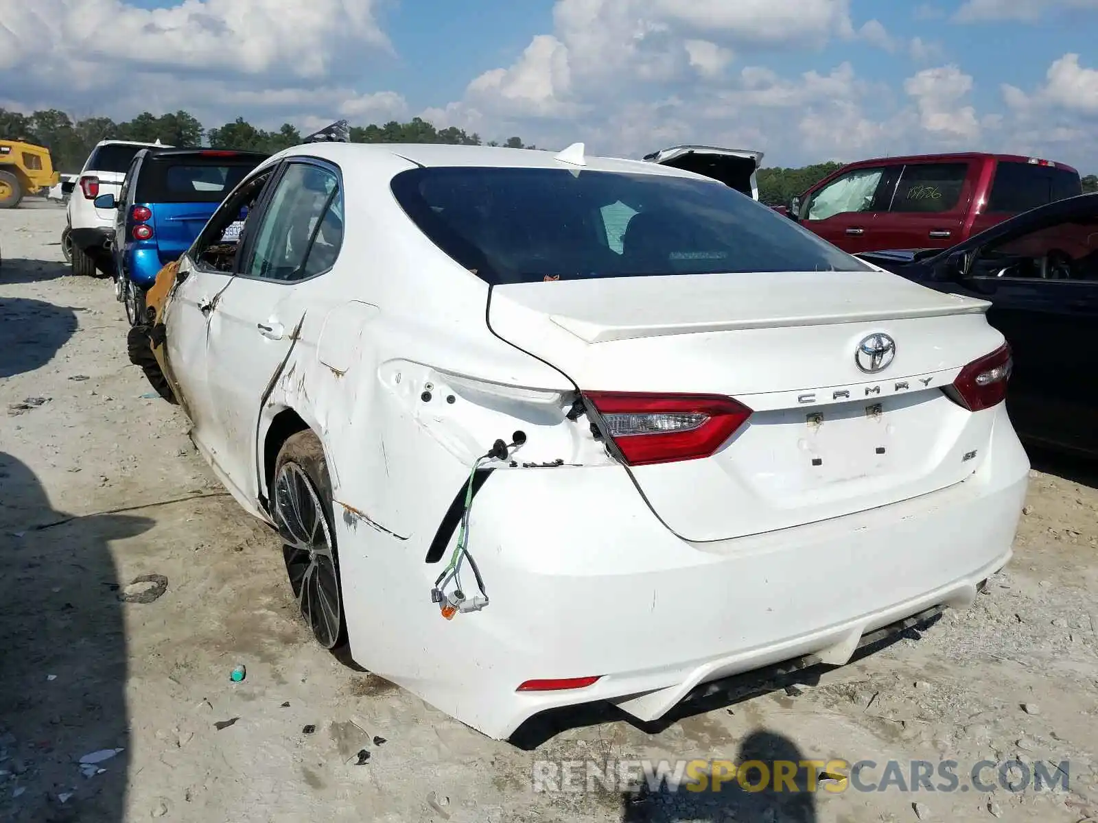 3 Photograph of a damaged car 4T1B11HK8KU696874 TOYOTA CAMRY 2019