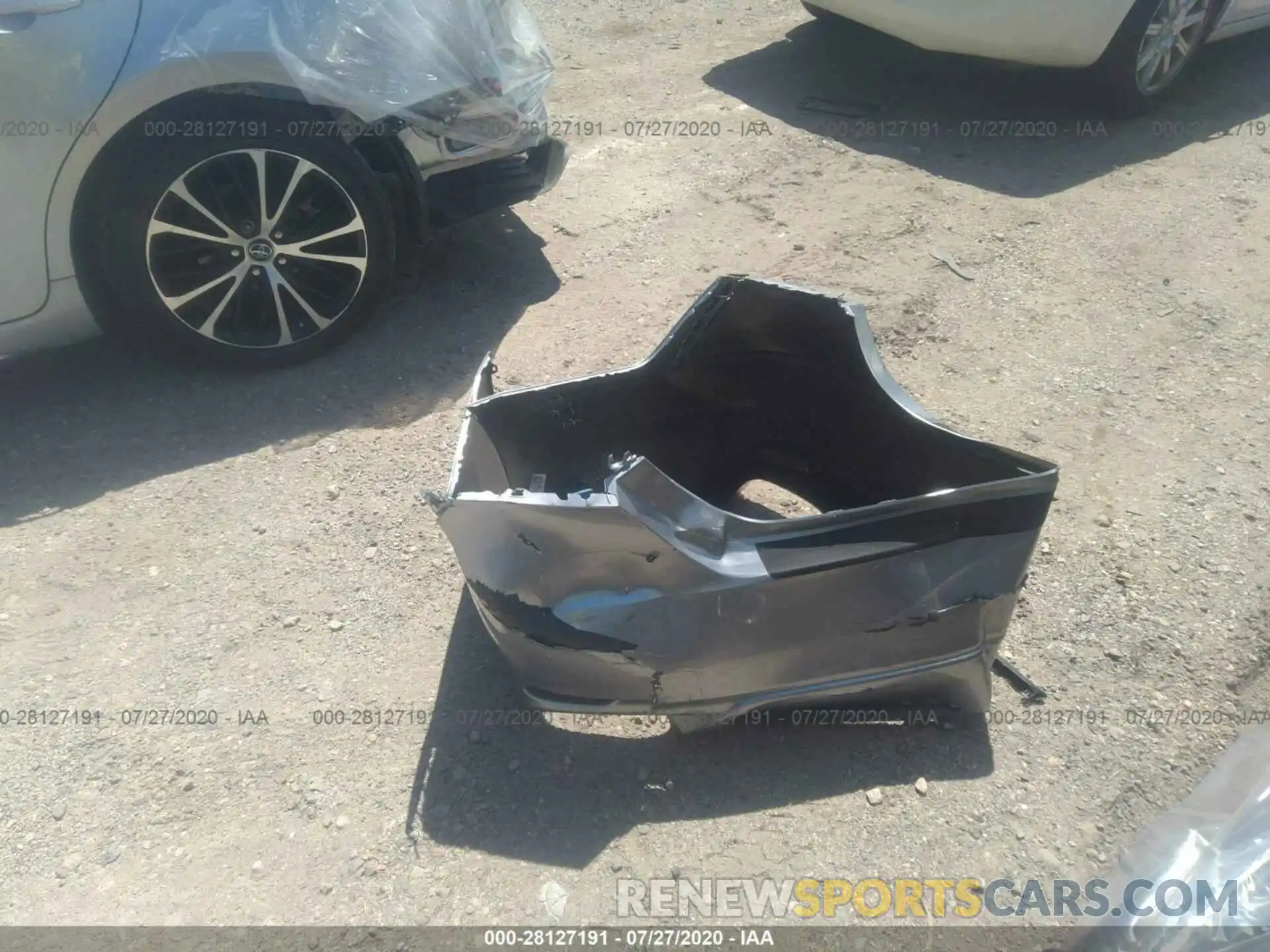 12 Photograph of a damaged car 4T1B11HK8KU700986 TOYOTA CAMRY 2019