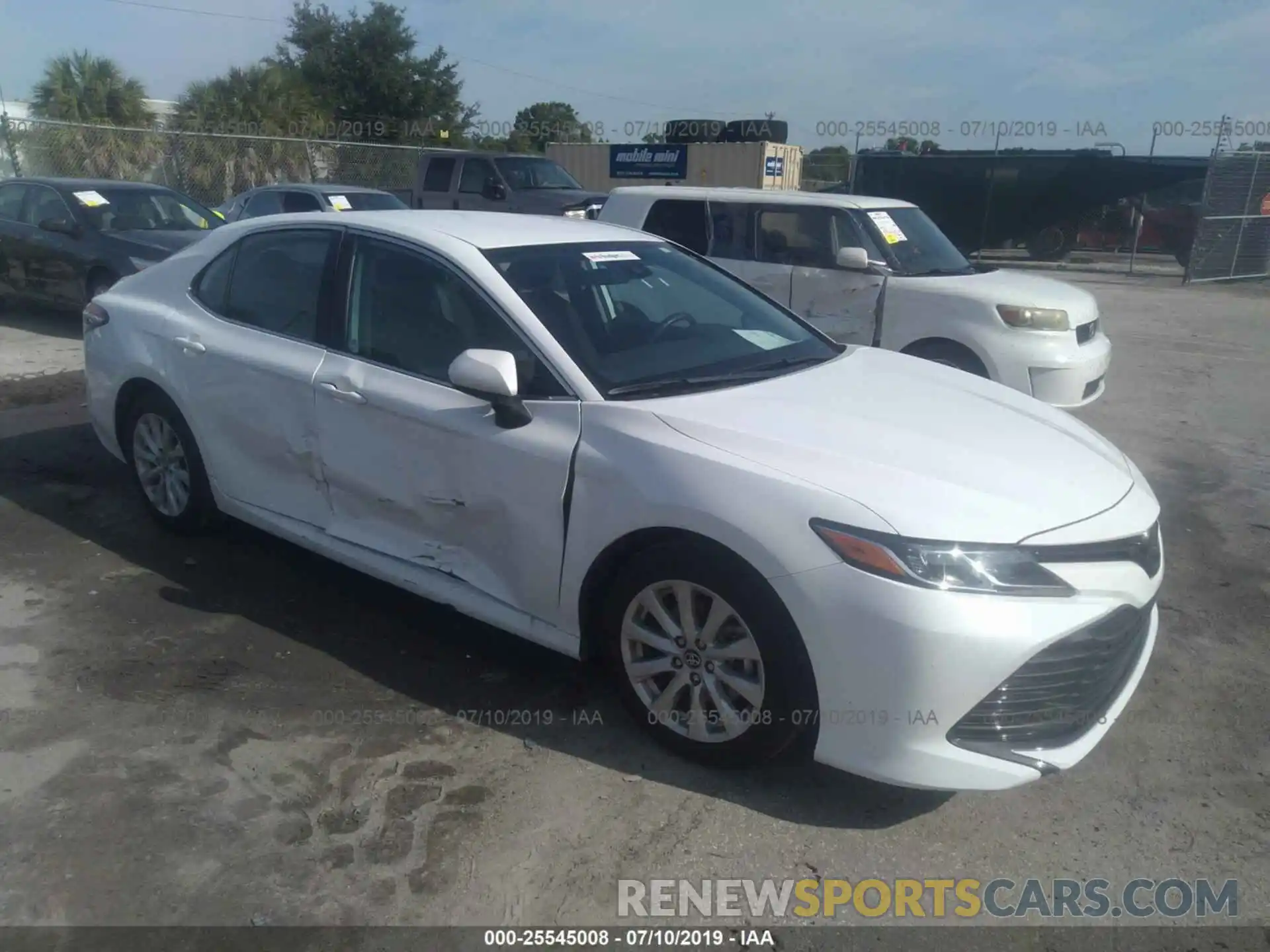 1 Photograph of a damaged car 4T1B11HK8KU702964 TOYOTA CAMRY 2019