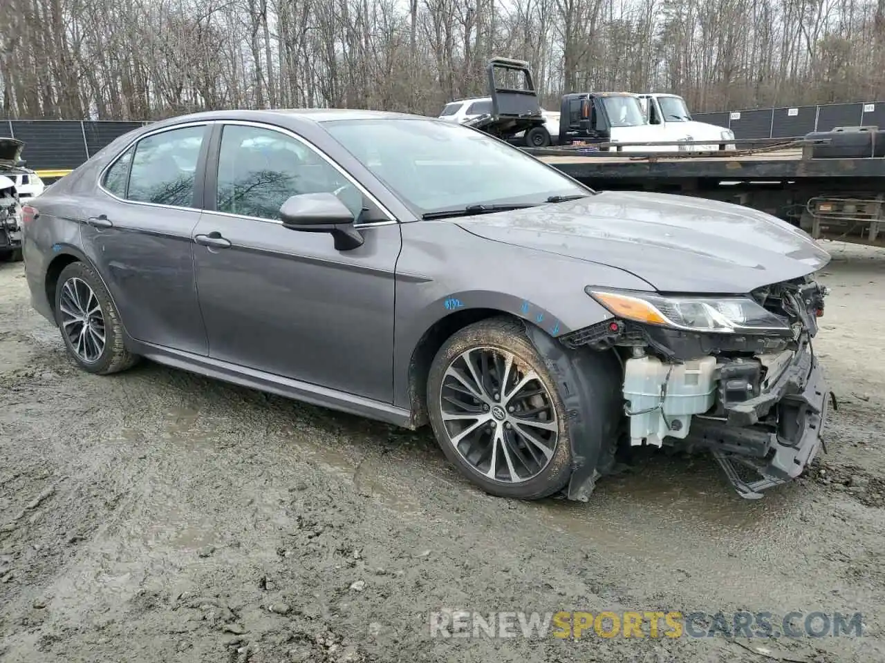 4 Photograph of a damaged car 4T1B11HK8KU704472 TOYOTA CAMRY 2019