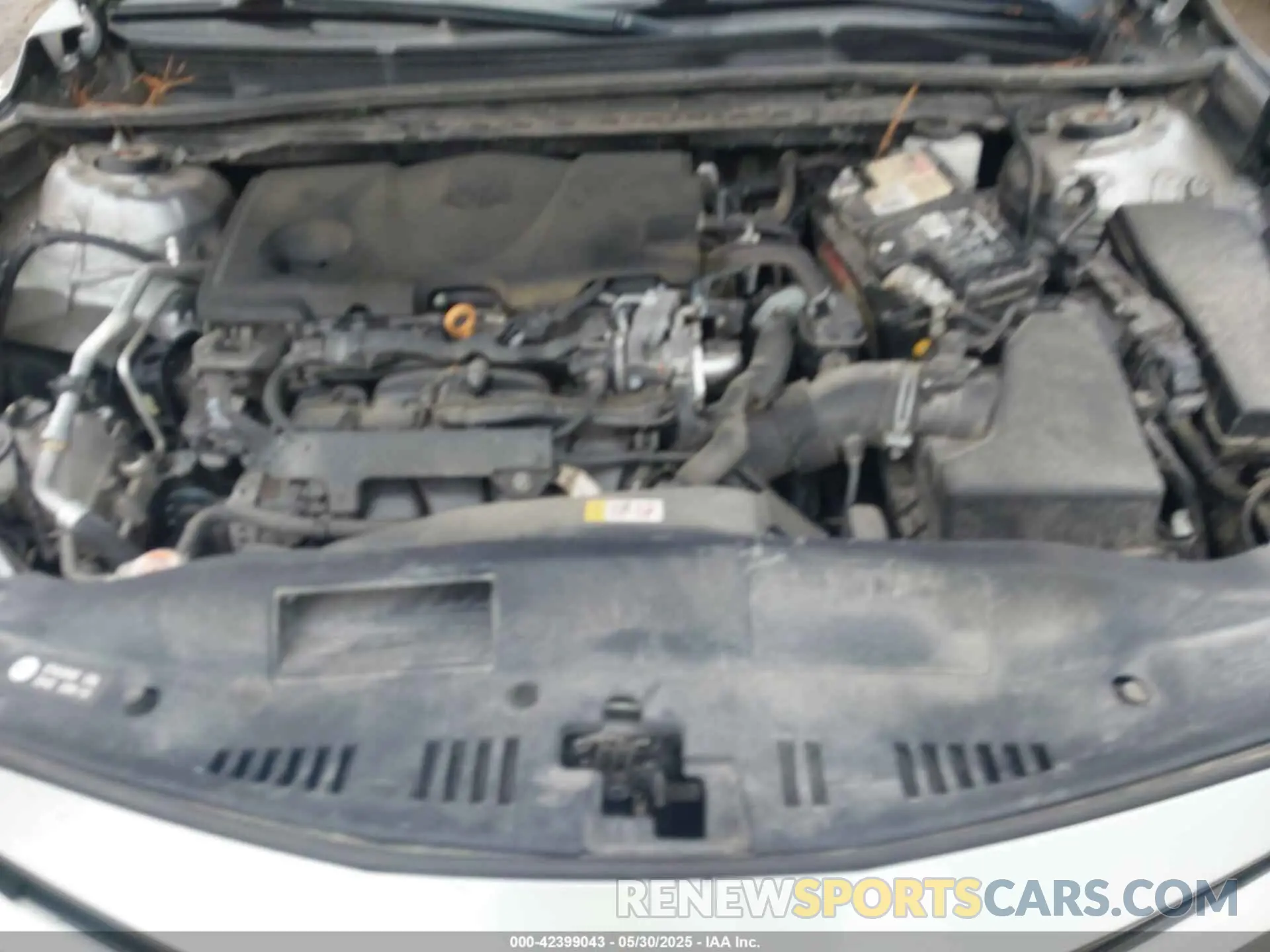10 Photograph of a damaged car 4T1B11HK8KU704844 TOYOTA CAMRY 2019
