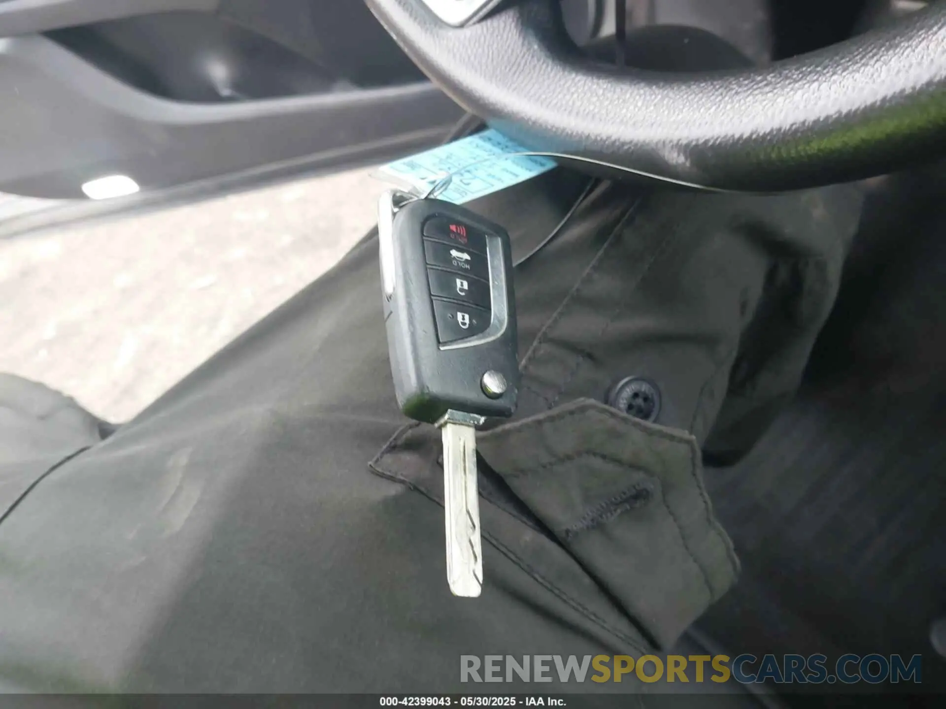 11 Photograph of a damaged car 4T1B11HK8KU704844 TOYOTA CAMRY 2019