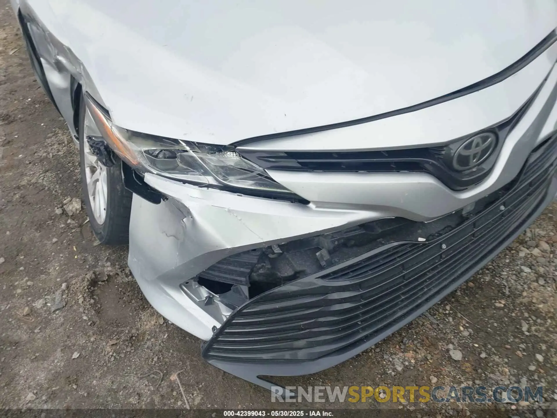 6 Photograph of a damaged car 4T1B11HK8KU704844 TOYOTA CAMRY 2019
