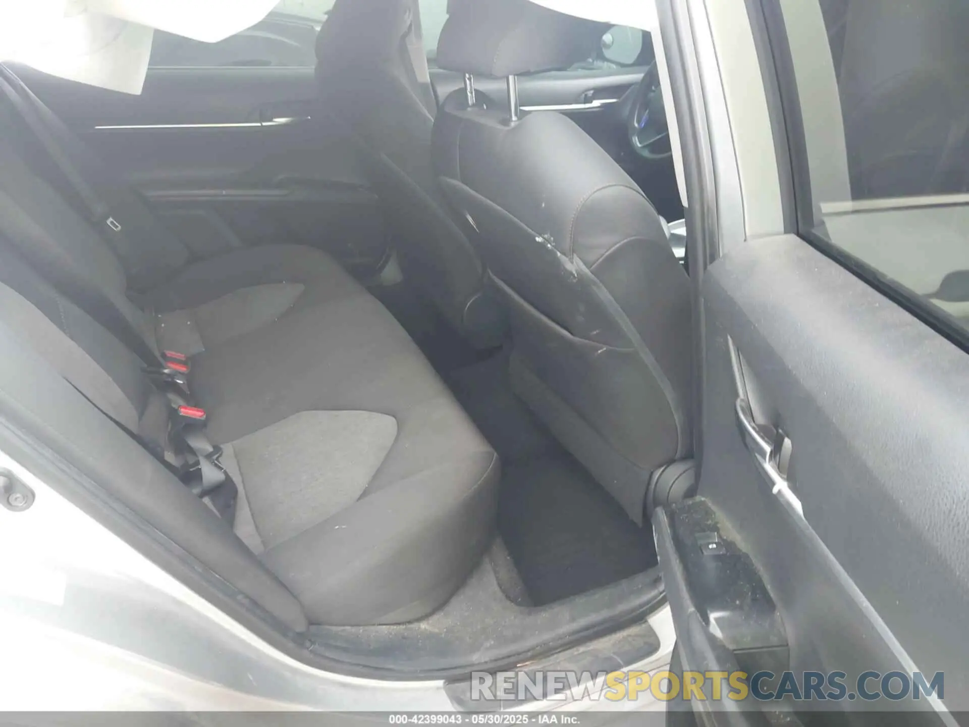 8 Photograph of a damaged car 4T1B11HK8KU704844 TOYOTA CAMRY 2019