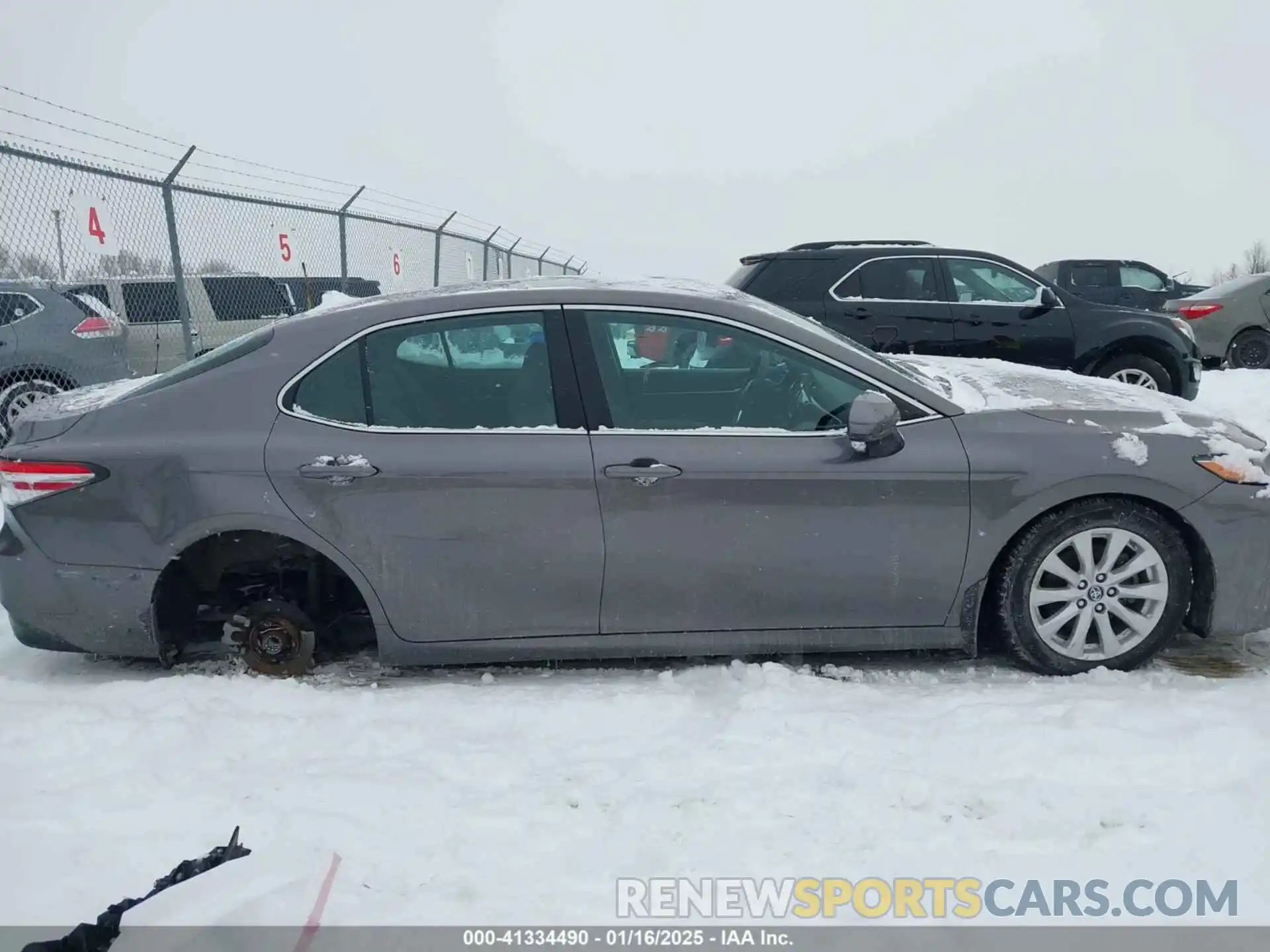 13 Photograph of a damaged car 4T1B11HK8KU706285 TOYOTA CAMRY 2019