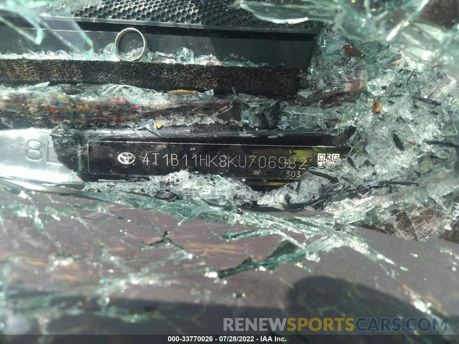 9 Photograph of a damaged car 4T1B11HK8KU706982 TOYOTA CAMRY 2019