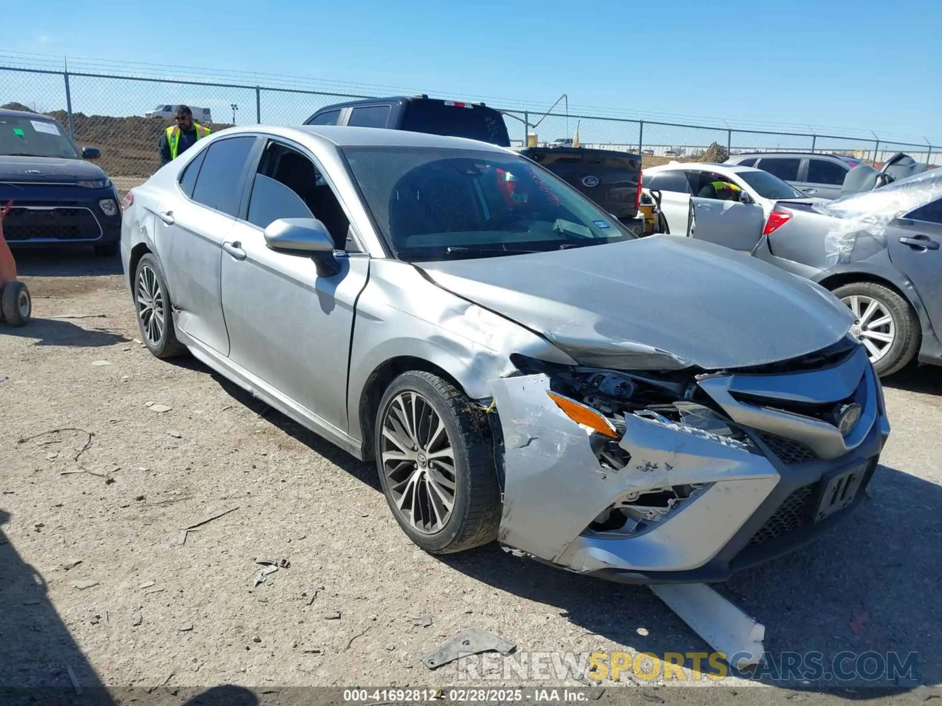 1 Photograph of a damaged car 4T1B11HK8KU707419 TOYOTA CAMRY 2019