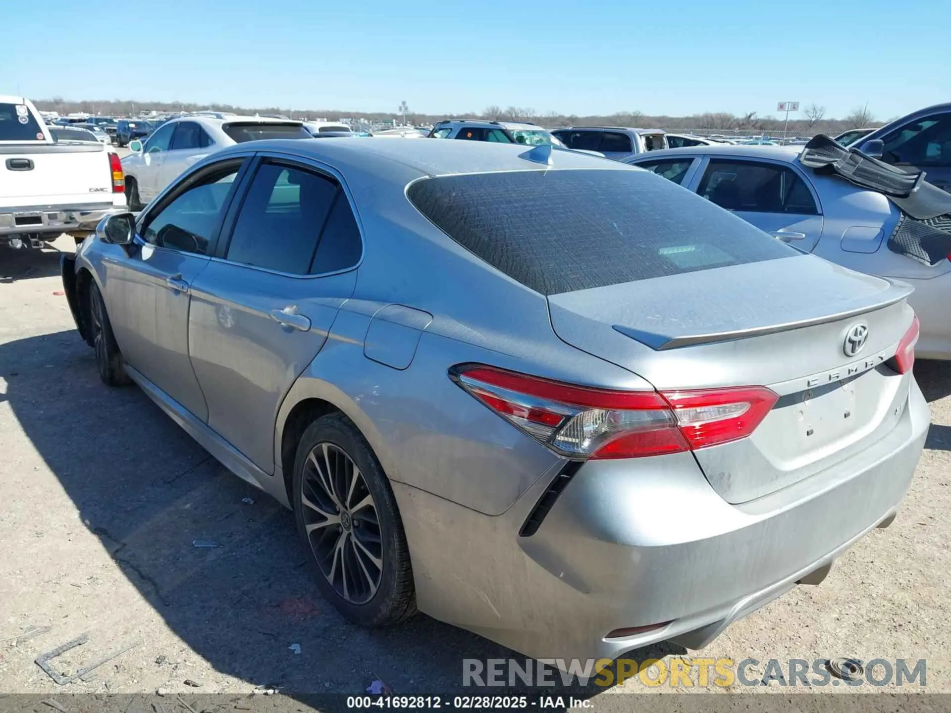 3 Photograph of a damaged car 4T1B11HK8KU707419 TOYOTA CAMRY 2019