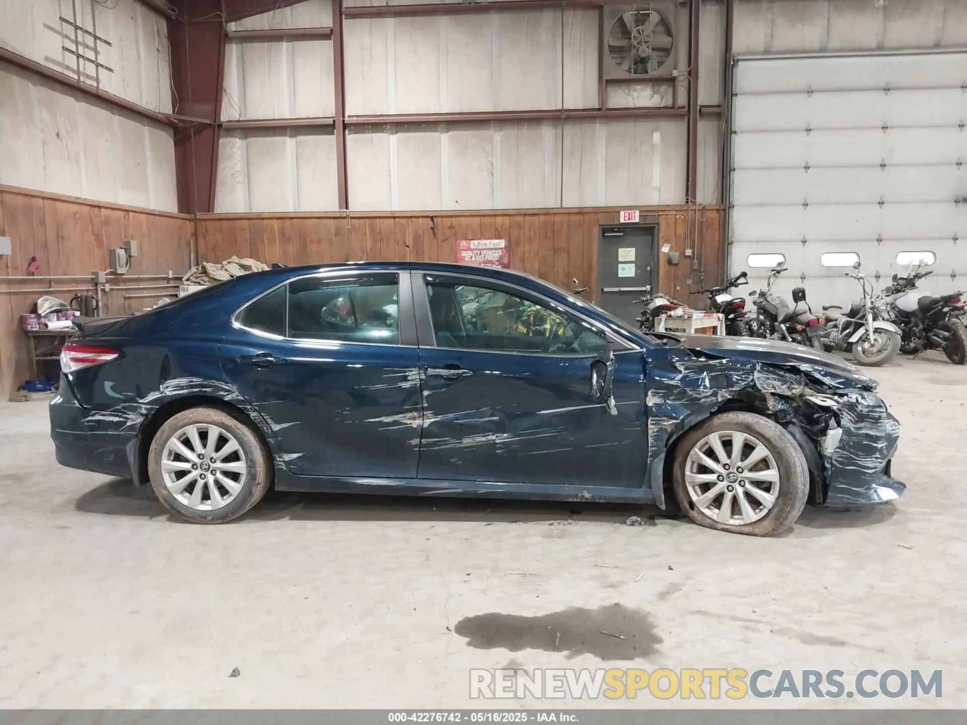 14 Photograph of a damaged car 4T1B11HK8KU709218 TOYOTA CAMRY 2019