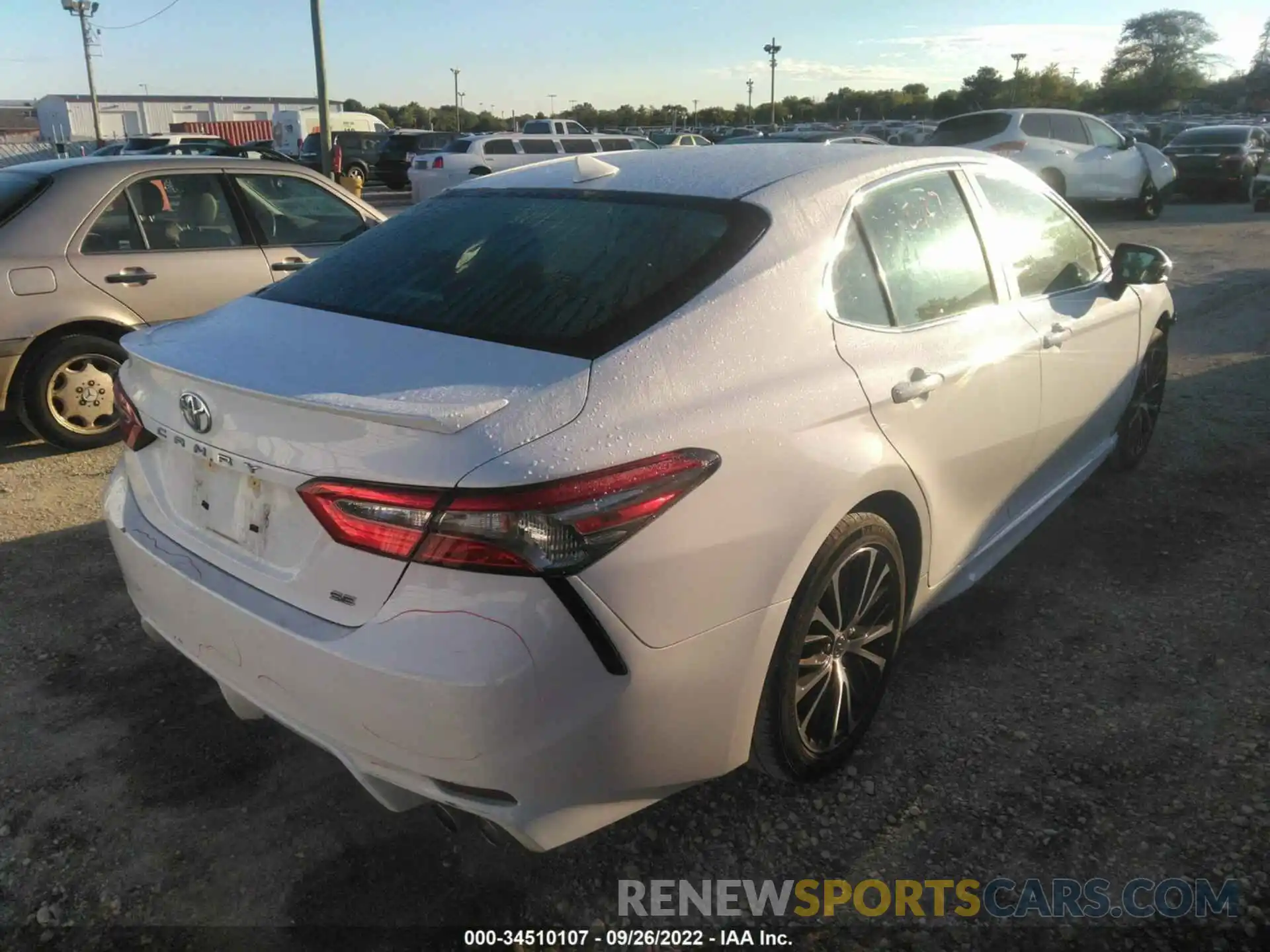 4 Photograph of a damaged car 4T1B11HK8KU714466 TOYOTA CAMRY 2019