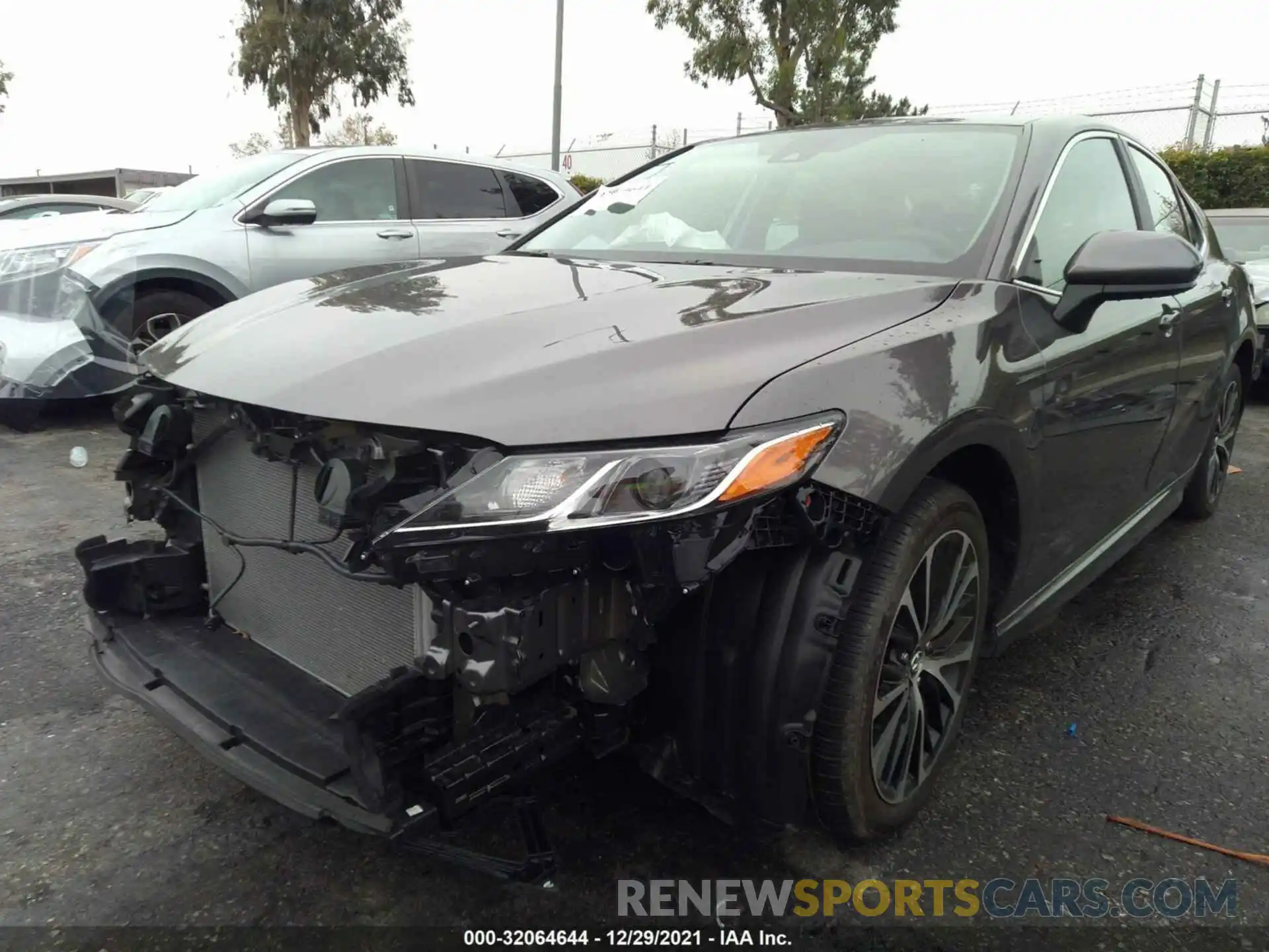 2 Photograph of a damaged car 4T1B11HK8KU714905 TOYOTA CAMRY 2019