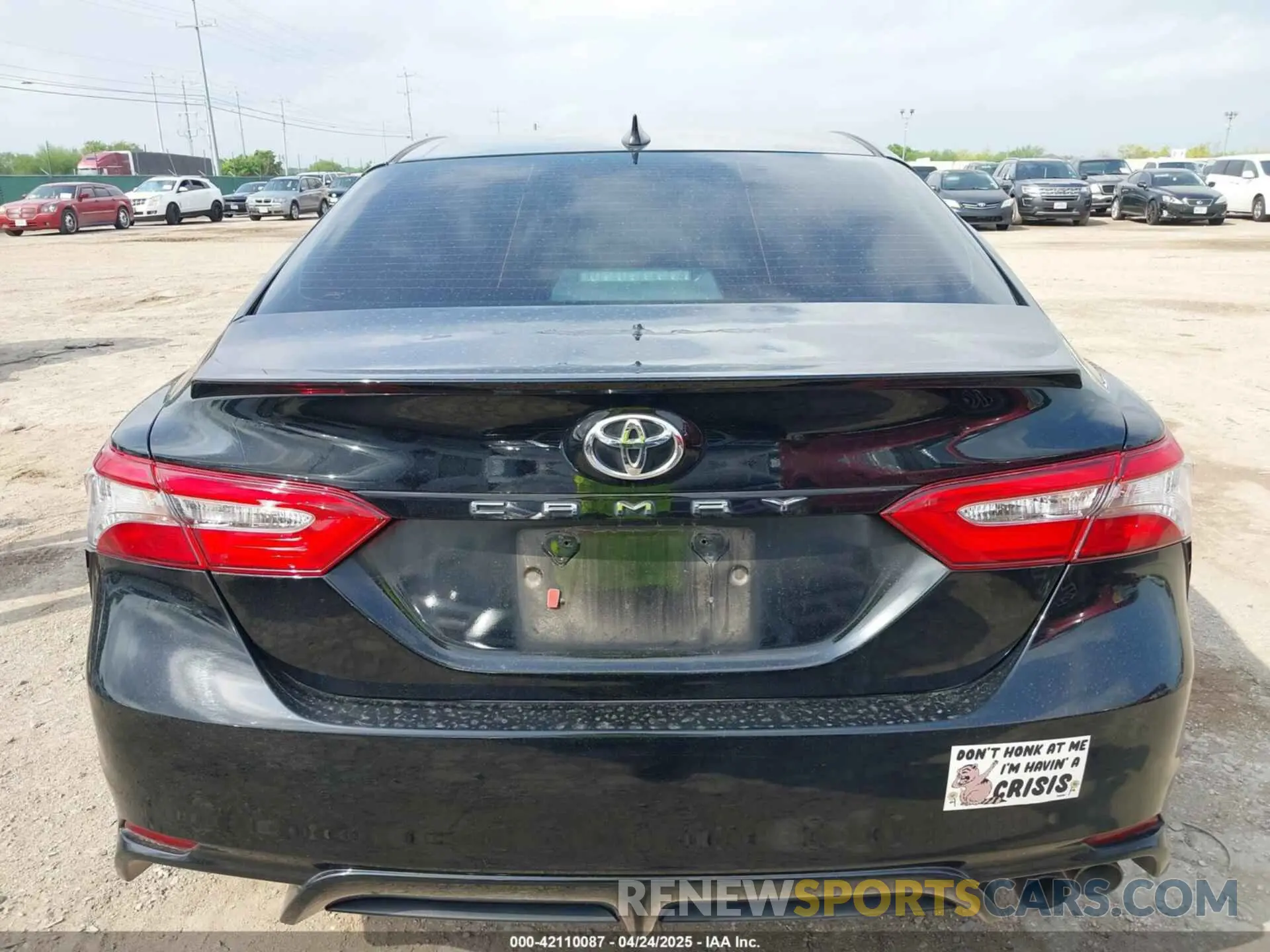 16 Photograph of a damaged car 4T1B11HK8KU721269 TOYOTA CAMRY 2019