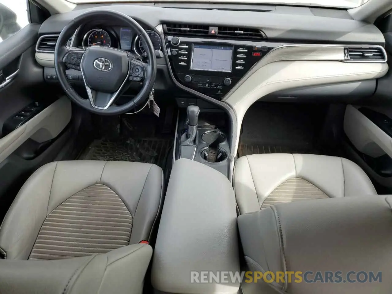 8 Photograph of a damaged car 4T1B11HK8KU724706 TOYOTA CAMRY 2019